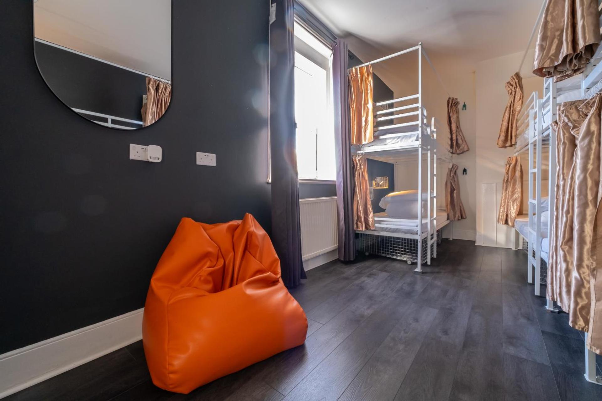 Book A Bed Hostels - Photo 64