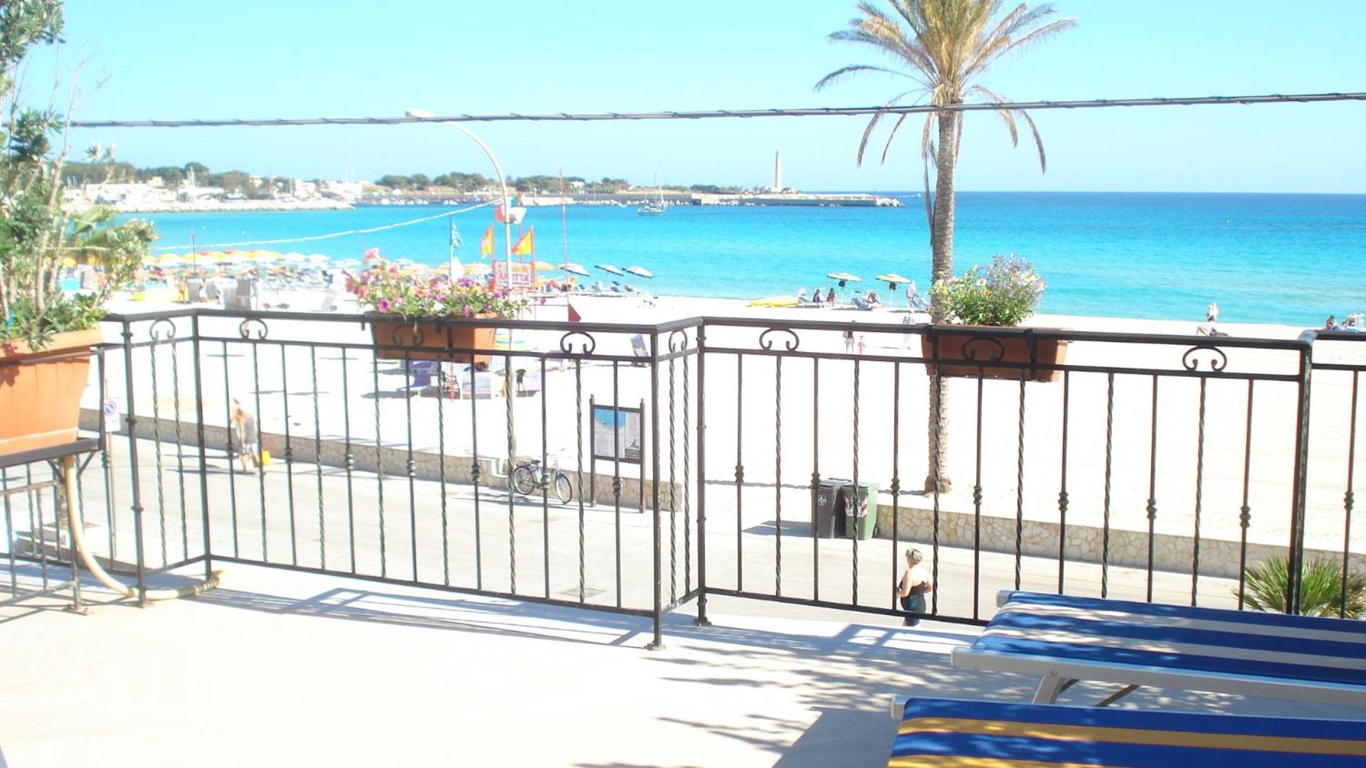 Hotel Riviera - Photo 30