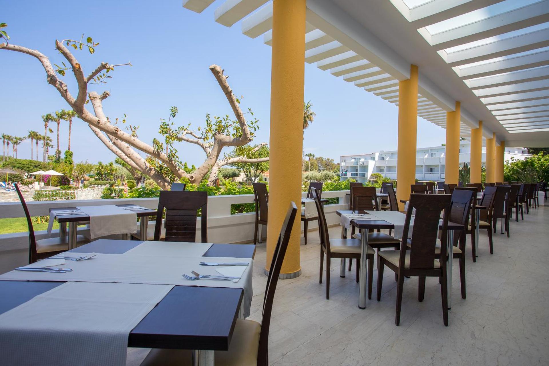 Atlantis Hotel - Photo 15