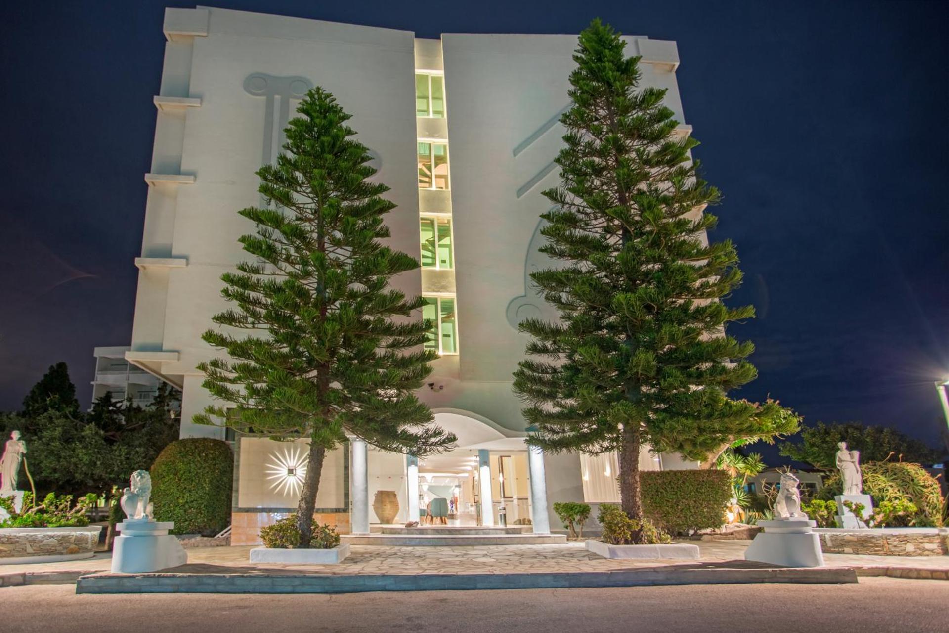Atlantis Hotel - Photo 33