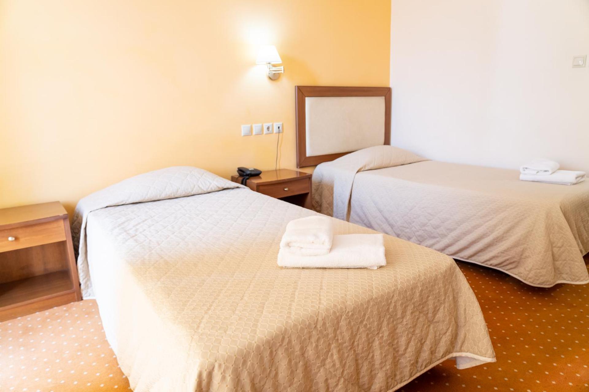 Four Seasons Hotel - Photo 4