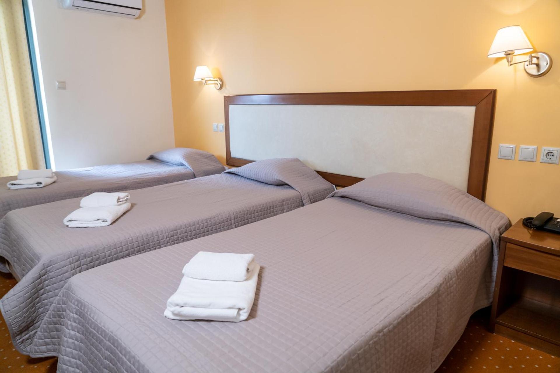 Four Seasons Hotel - Photo 34