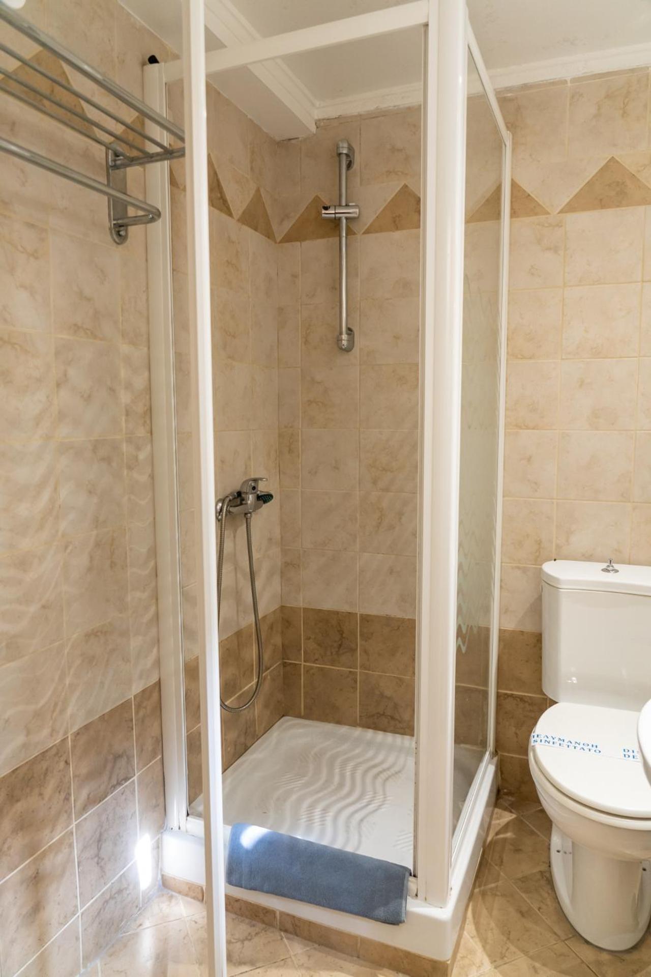 Four Seasons Hotel - Photo 30