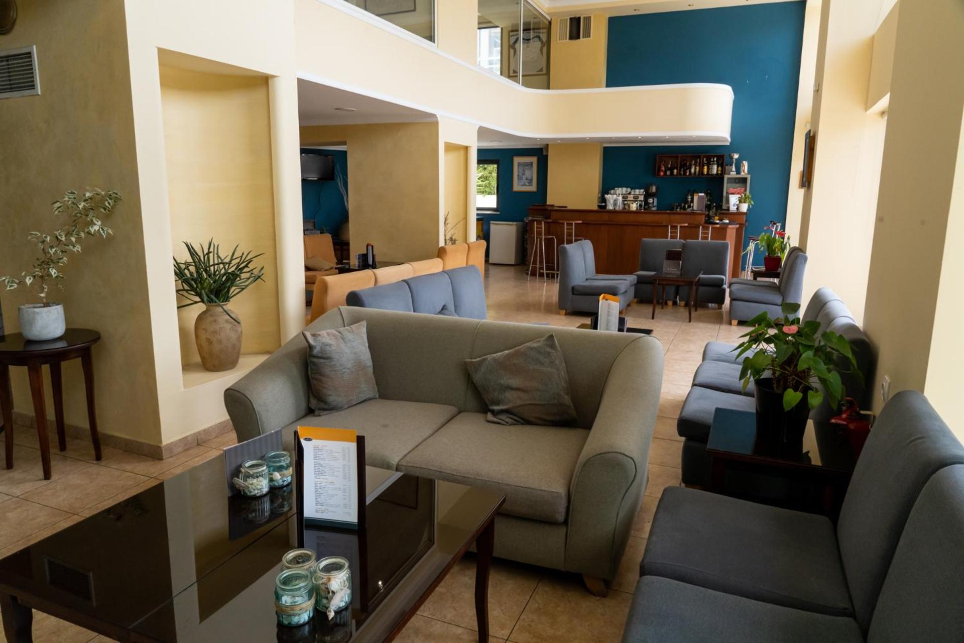 Four Seasons Hotel - Photo 16