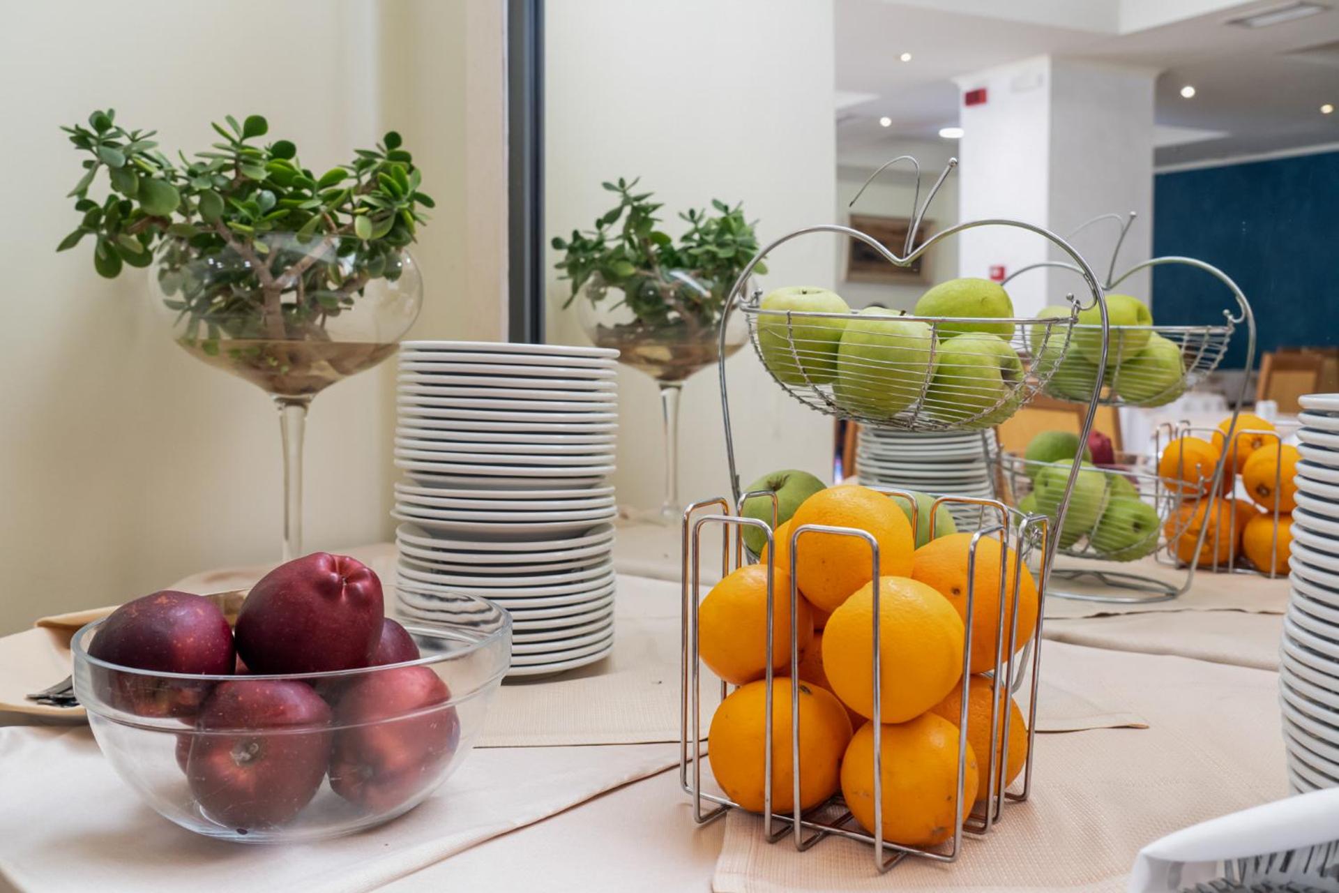 Four Seasons Hotel - Photo 29