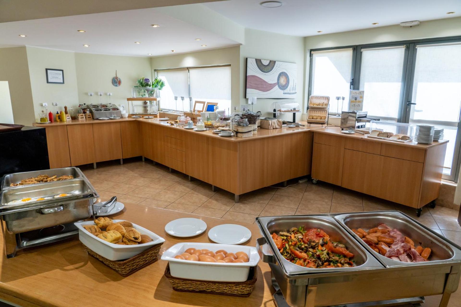 Four Seasons Hotel - Photo 71