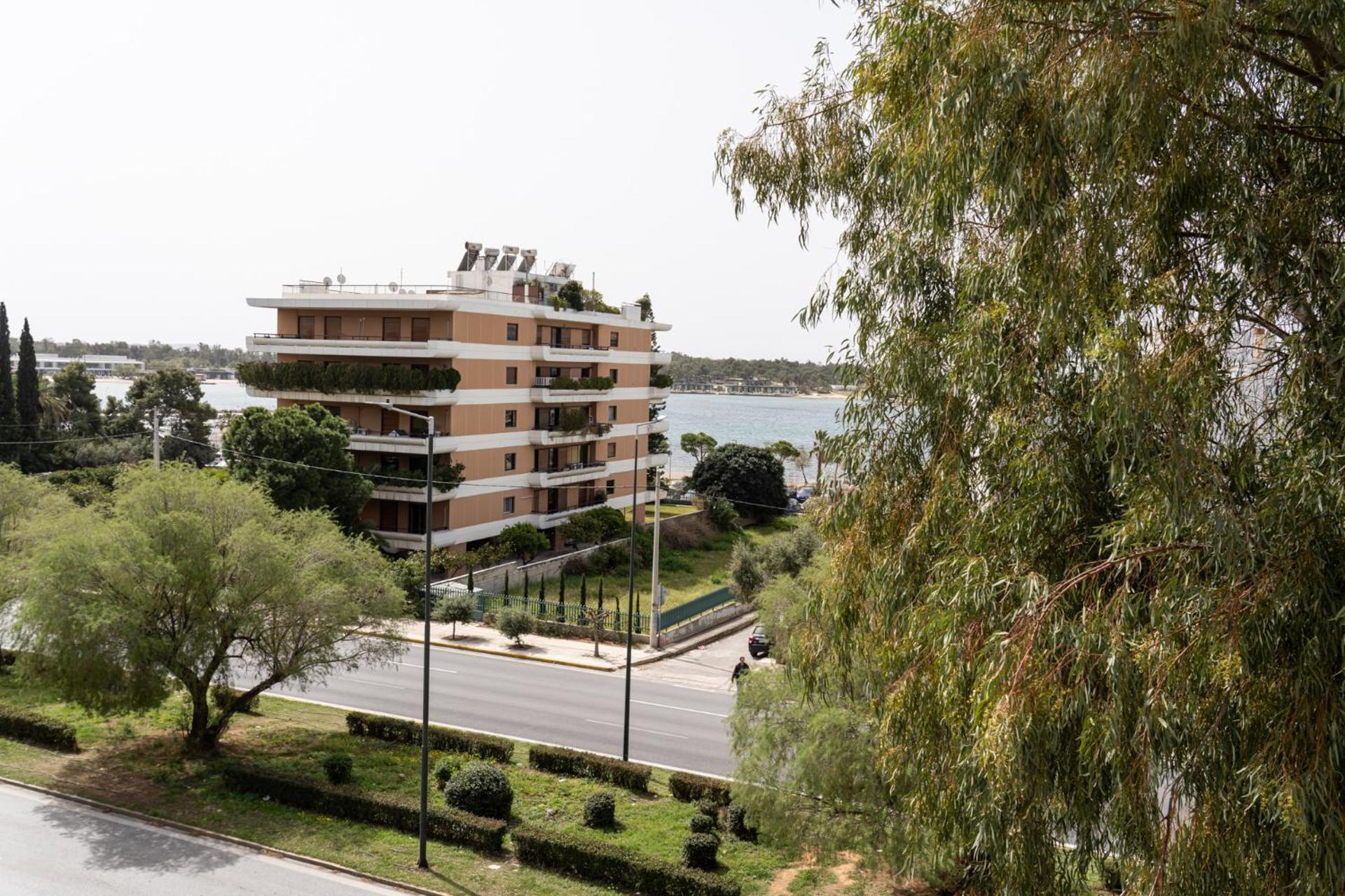 Four Seasons Hotel - Photo 26