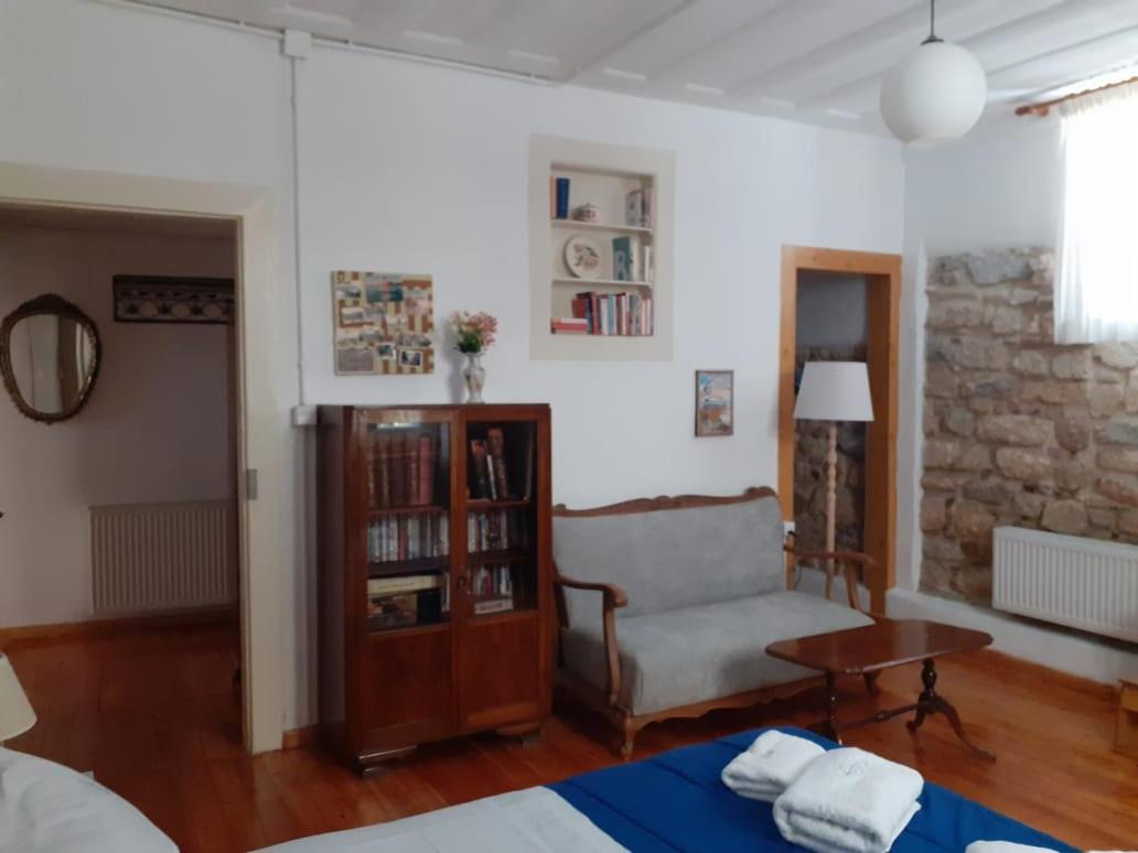 A Painter's House in Plaka - Photo 95