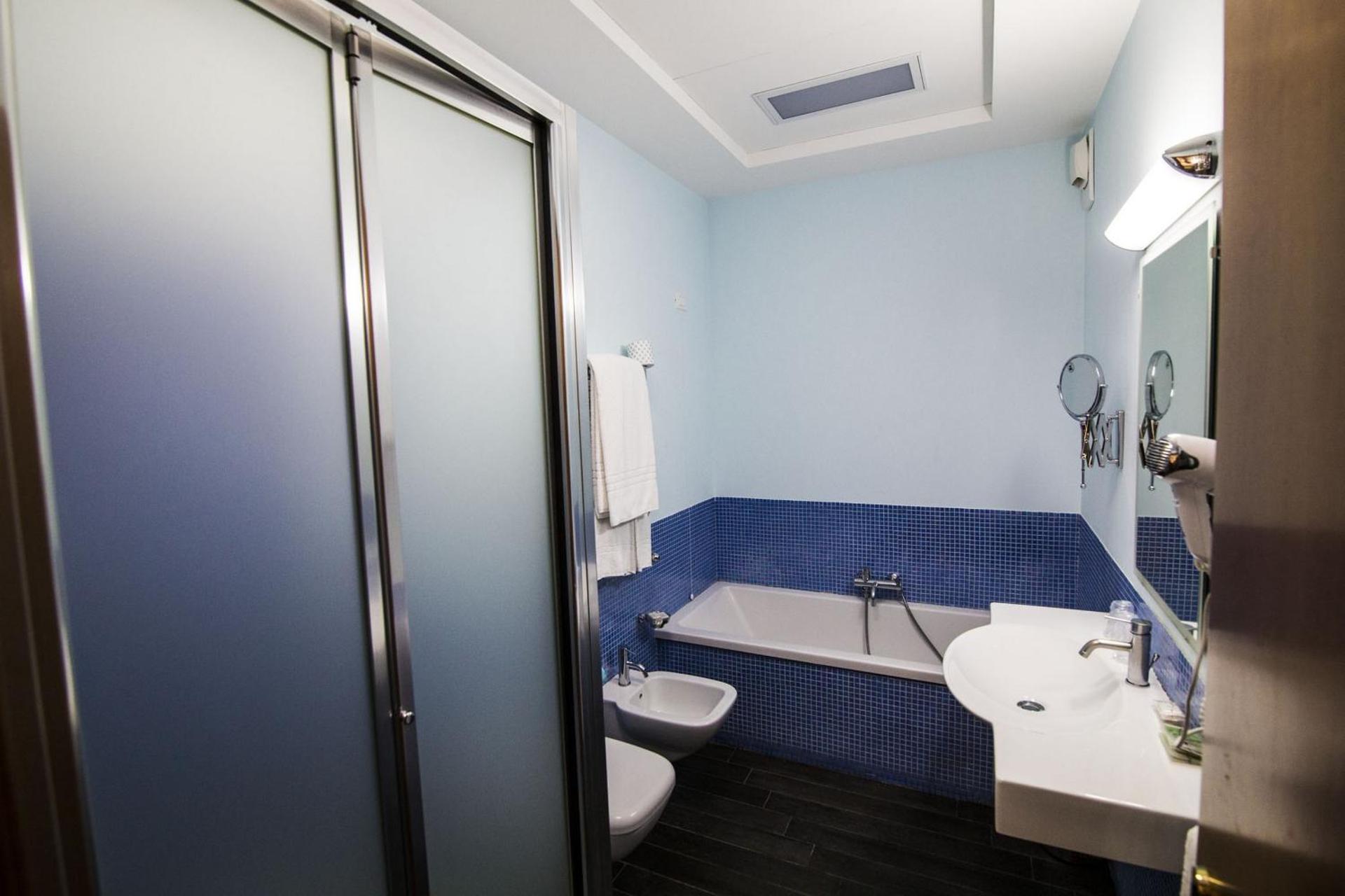 Hotel Mediterraneo - Photo 16