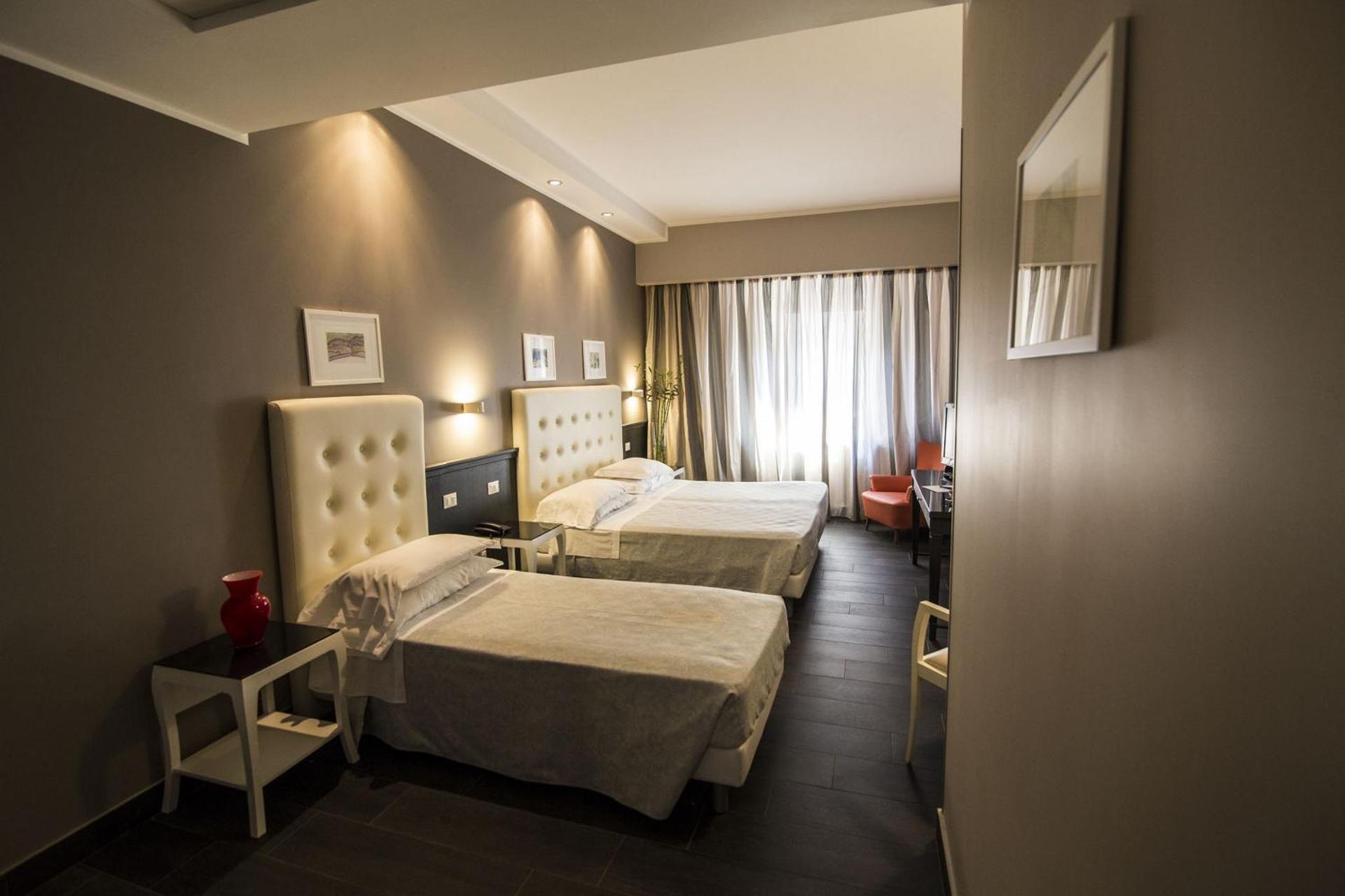 Hotel Mediterraneo - Photo 13