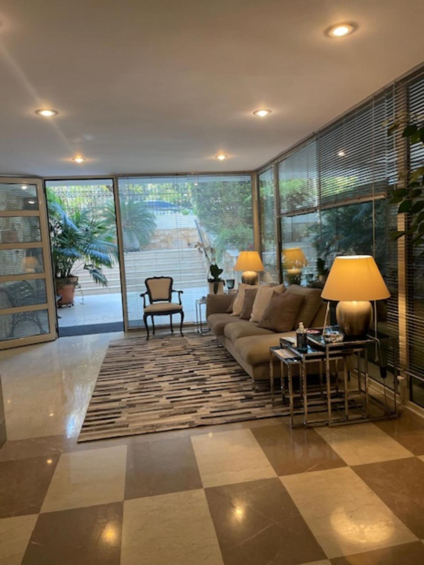 Urban Residence - Photo 2