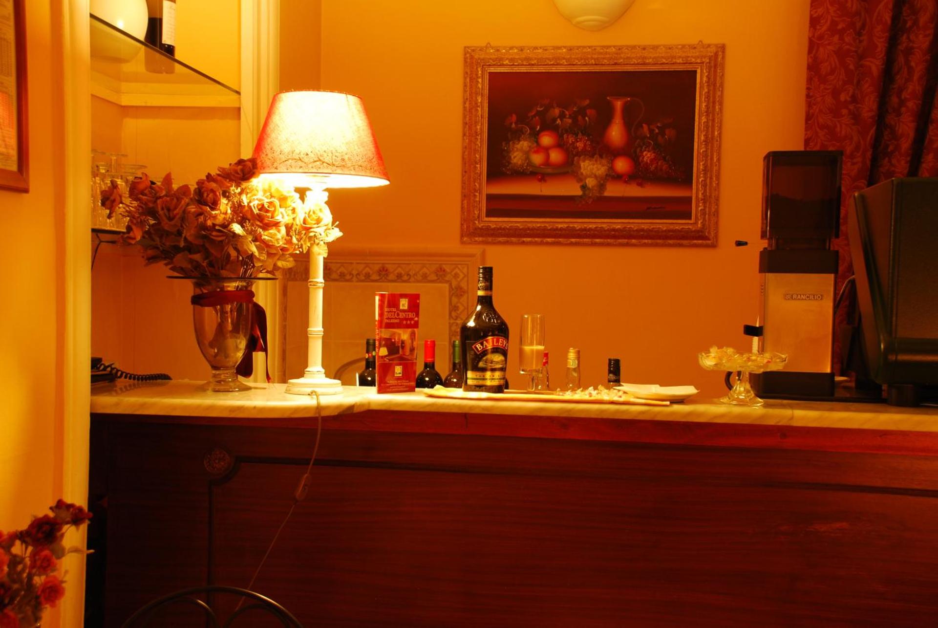 Hotel del Centro - Photo 26