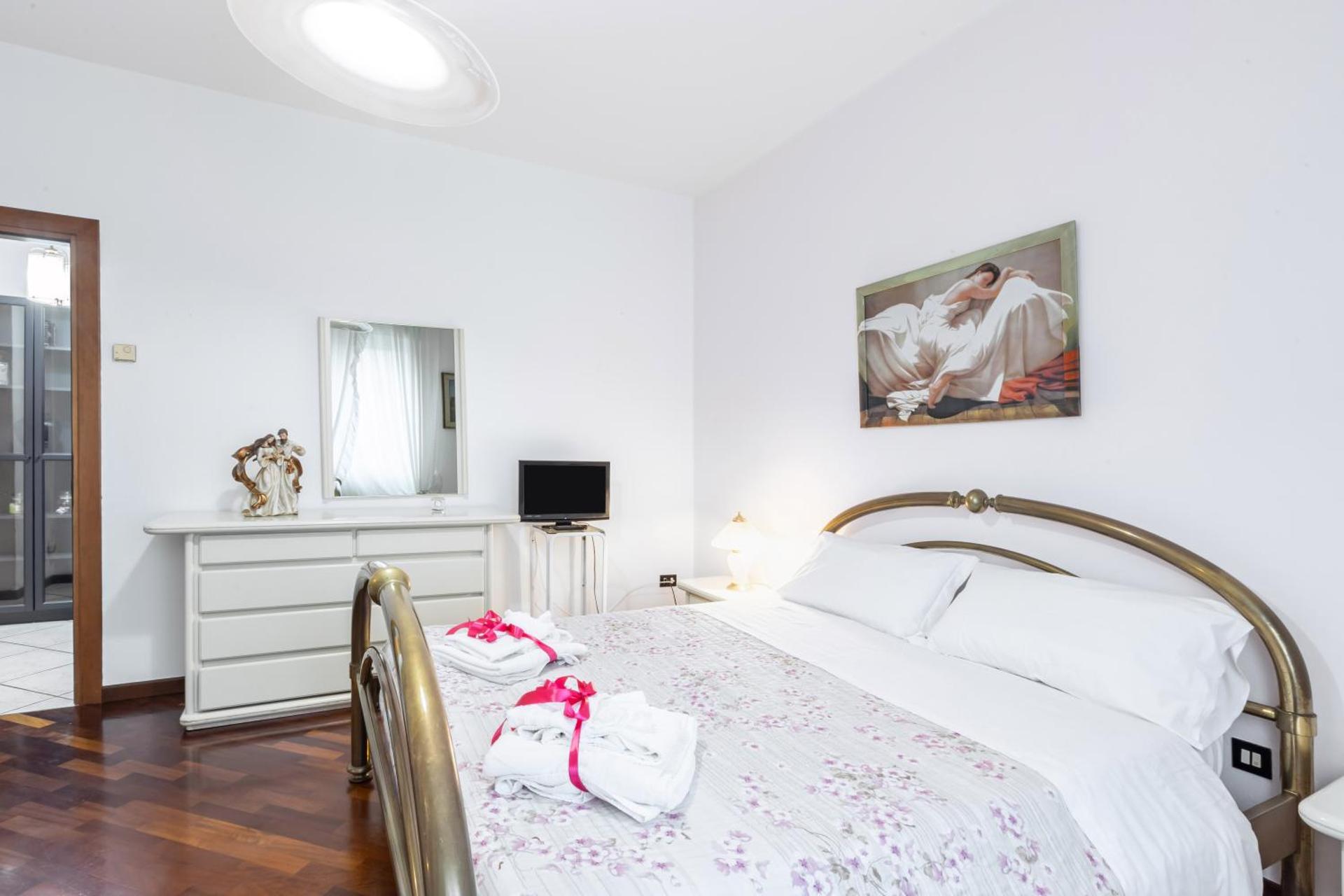 HOST4U - CASA LUCIA, Appartamento Vista Lago D'Iseo a Lovere - Photo 4