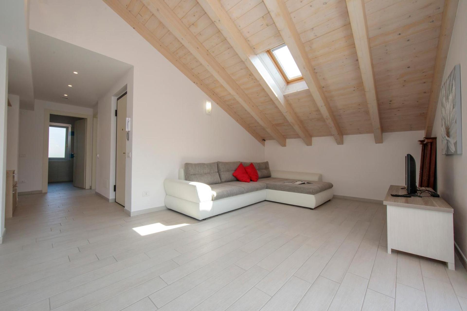 Silver Lake Apartment - Happy Rentals - Photo 3