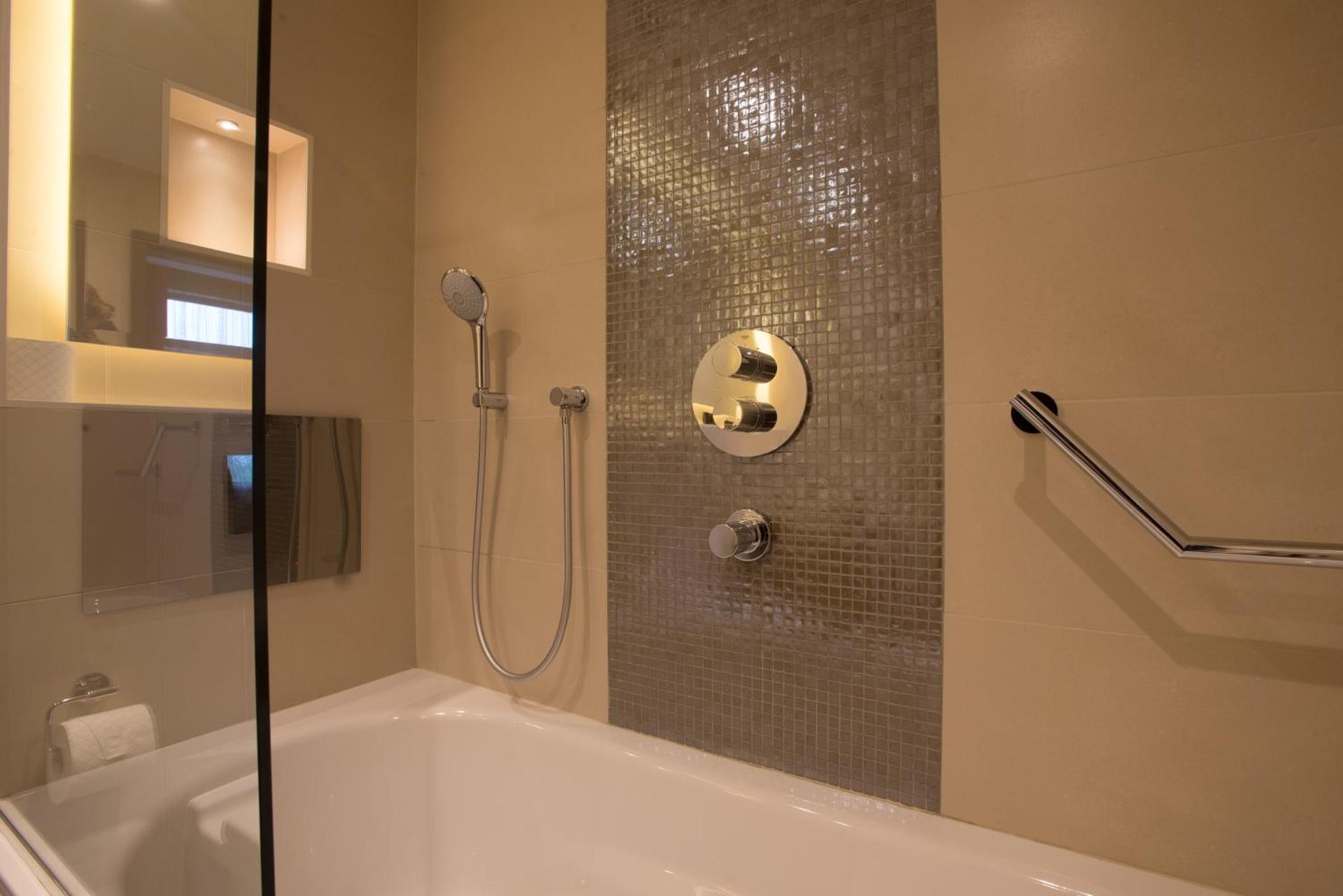 St George's Hotel - Wembley - Photo 21