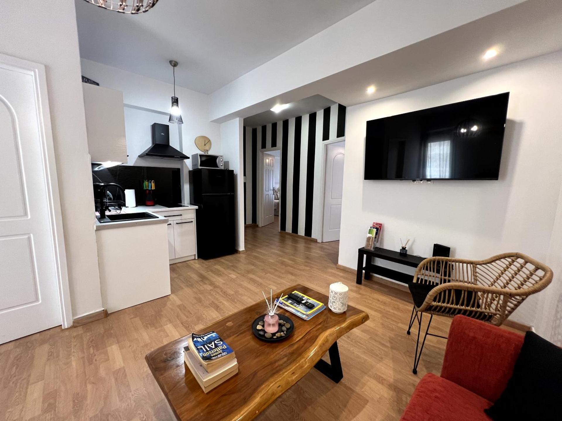 Two-Bedroom Apartment - Photo 2