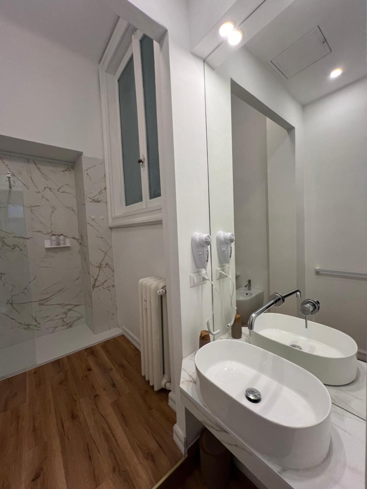 Turin Central Cavour - Photo 12