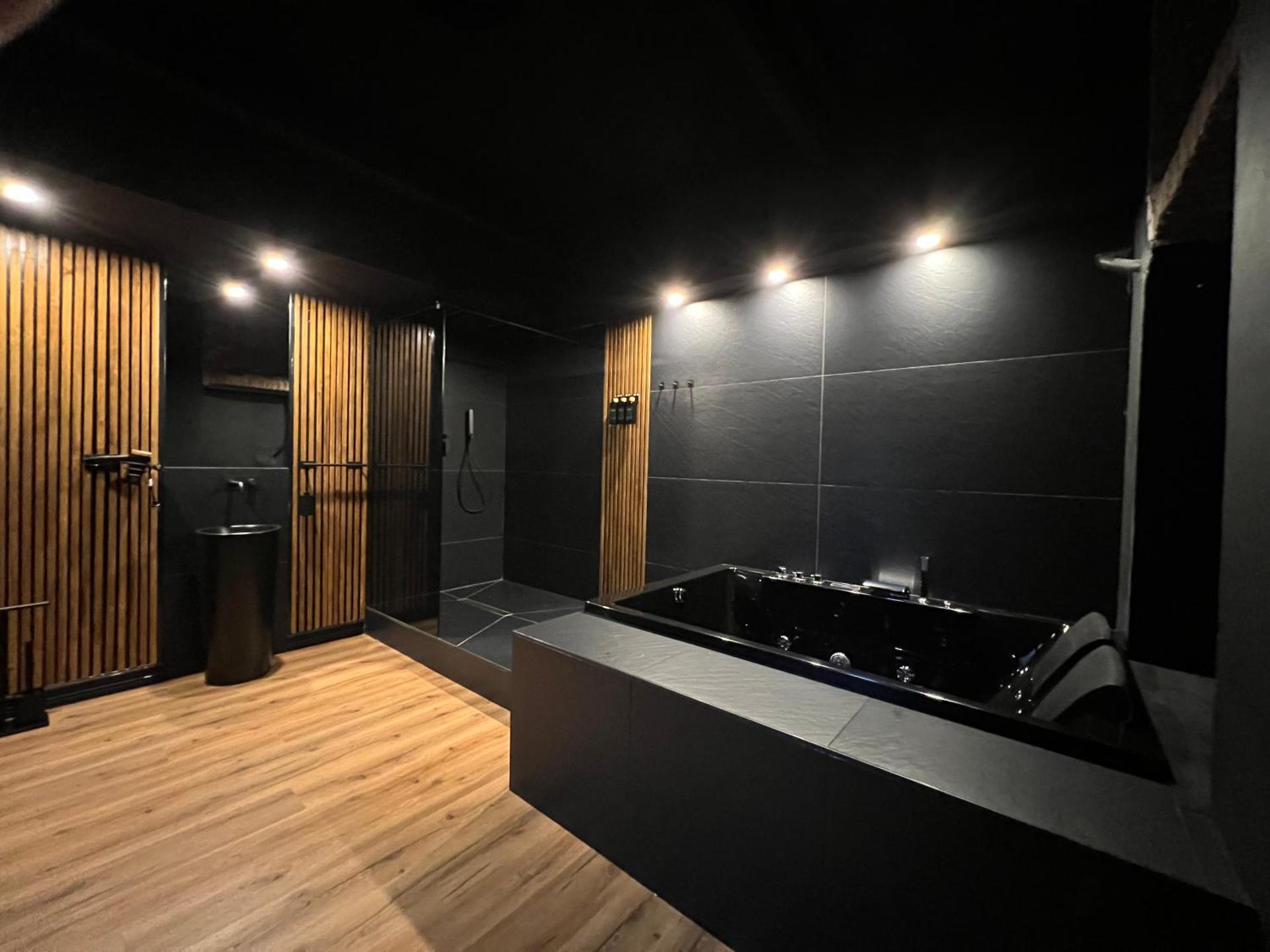 Turin Central Cavour - Photo 13