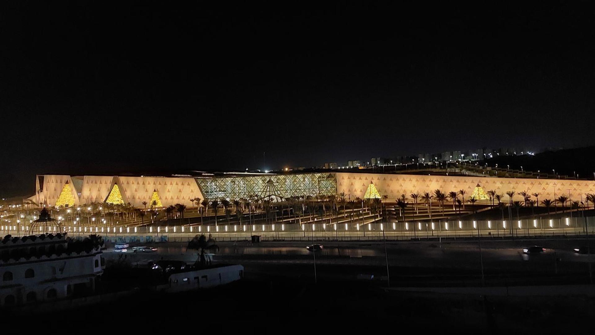 Golden Grand Museum Hotel - Photo 8