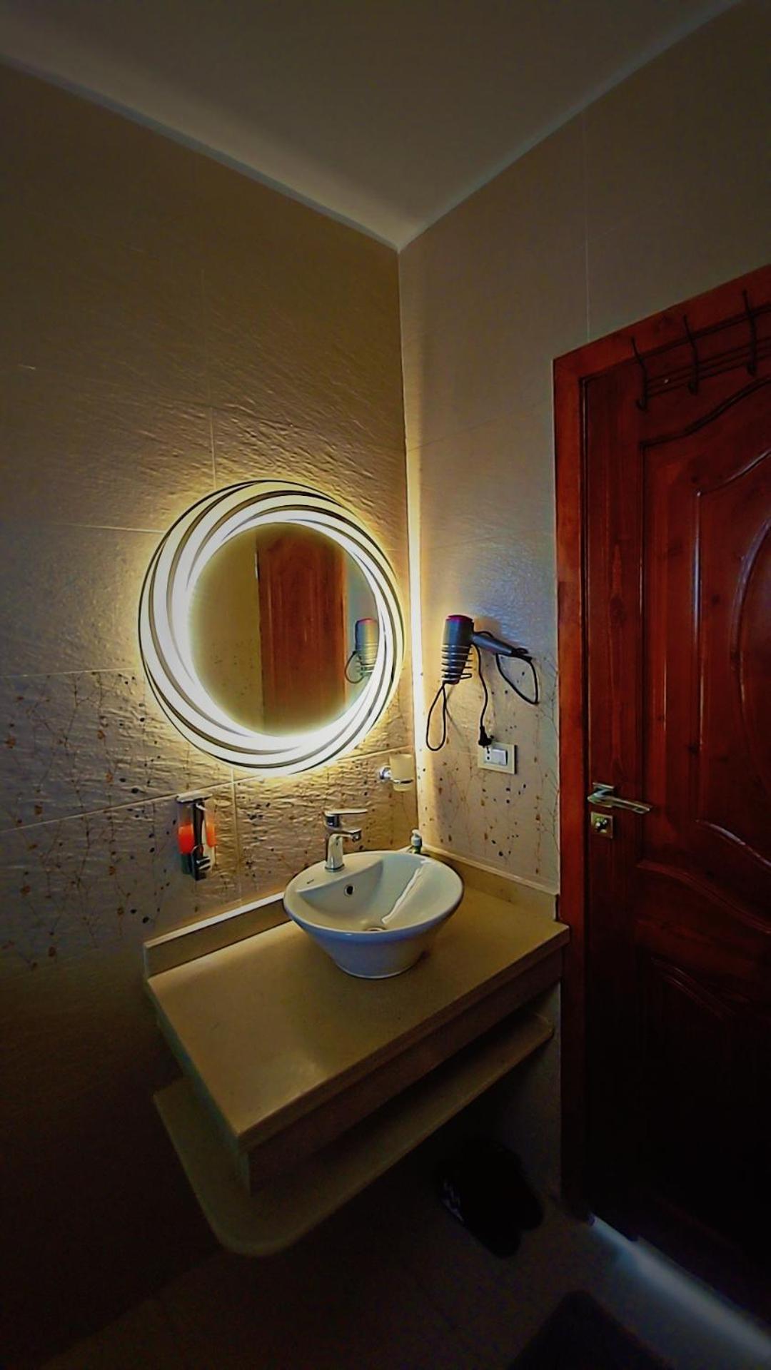 Golden Grand Museum Hotel - Photo 16