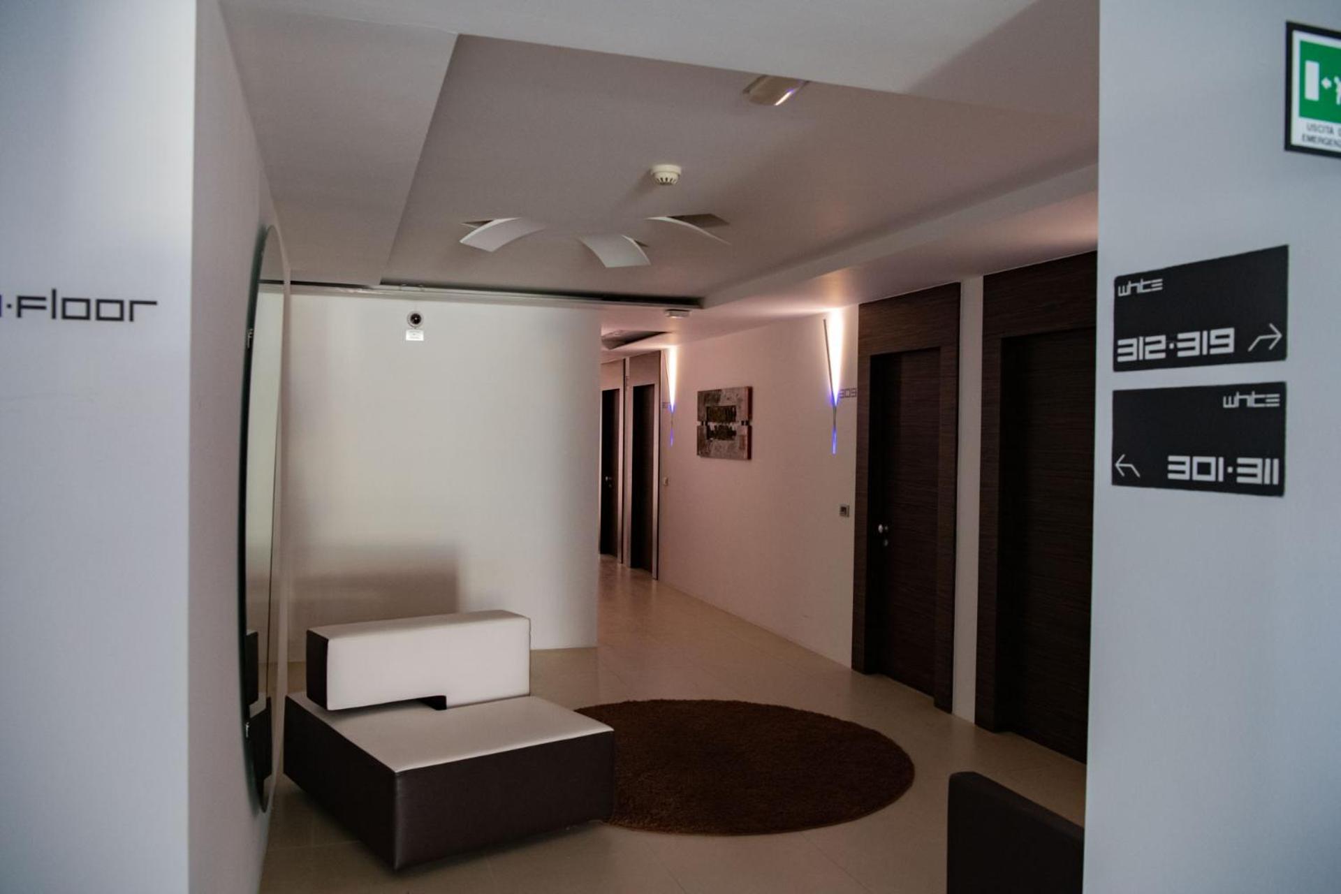 White Hotel - Photo 131