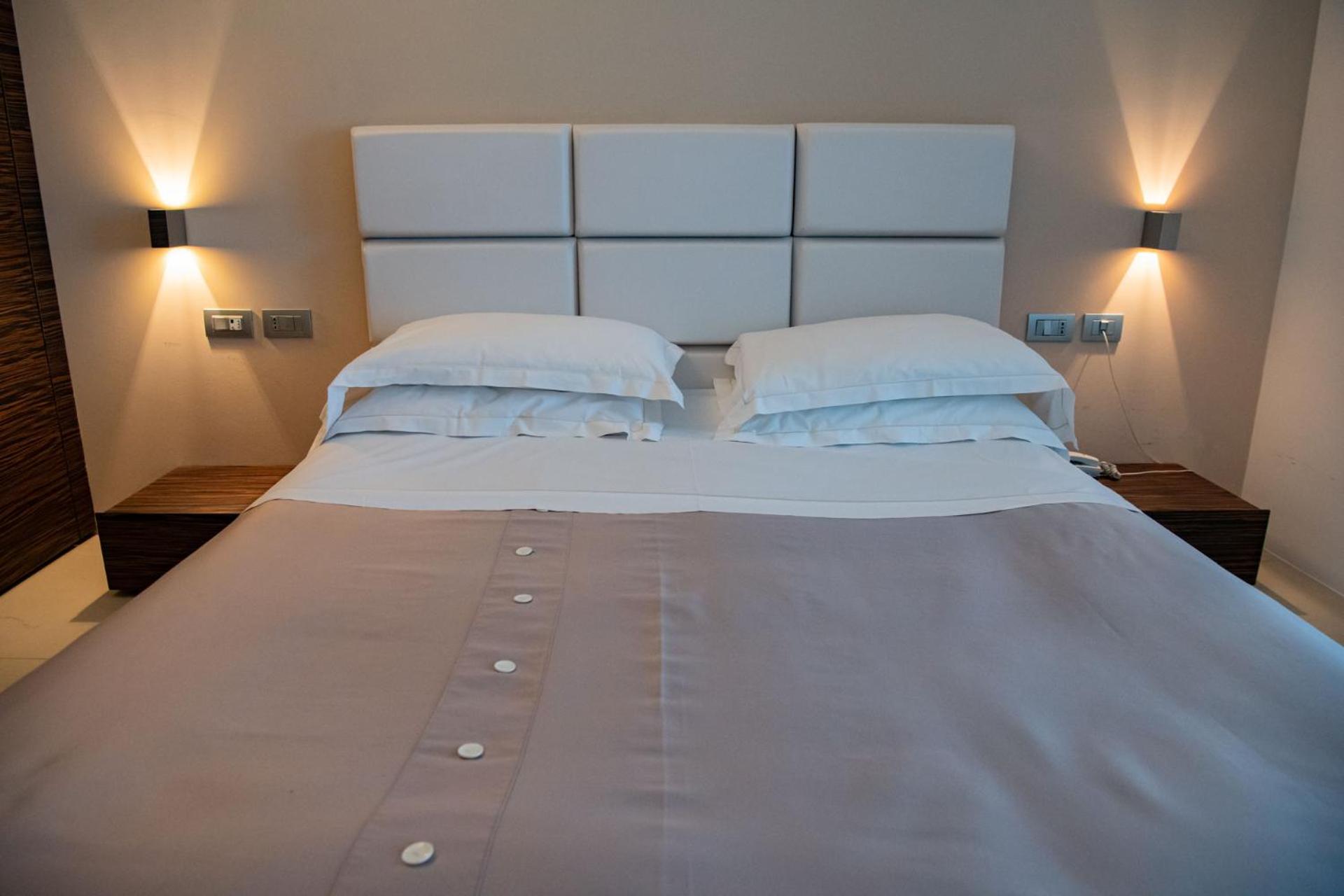 White Hotel - Photo 151