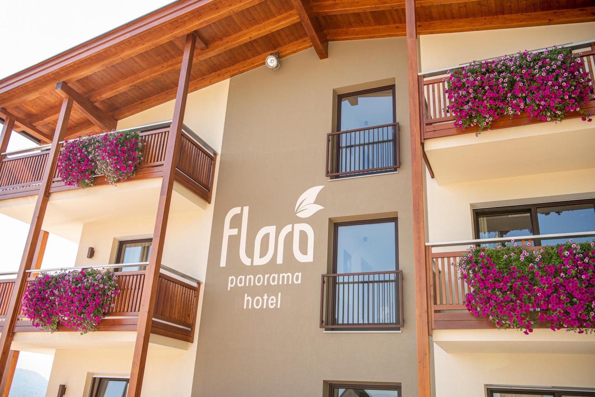 Panorama Hotel Flora - Photo 11