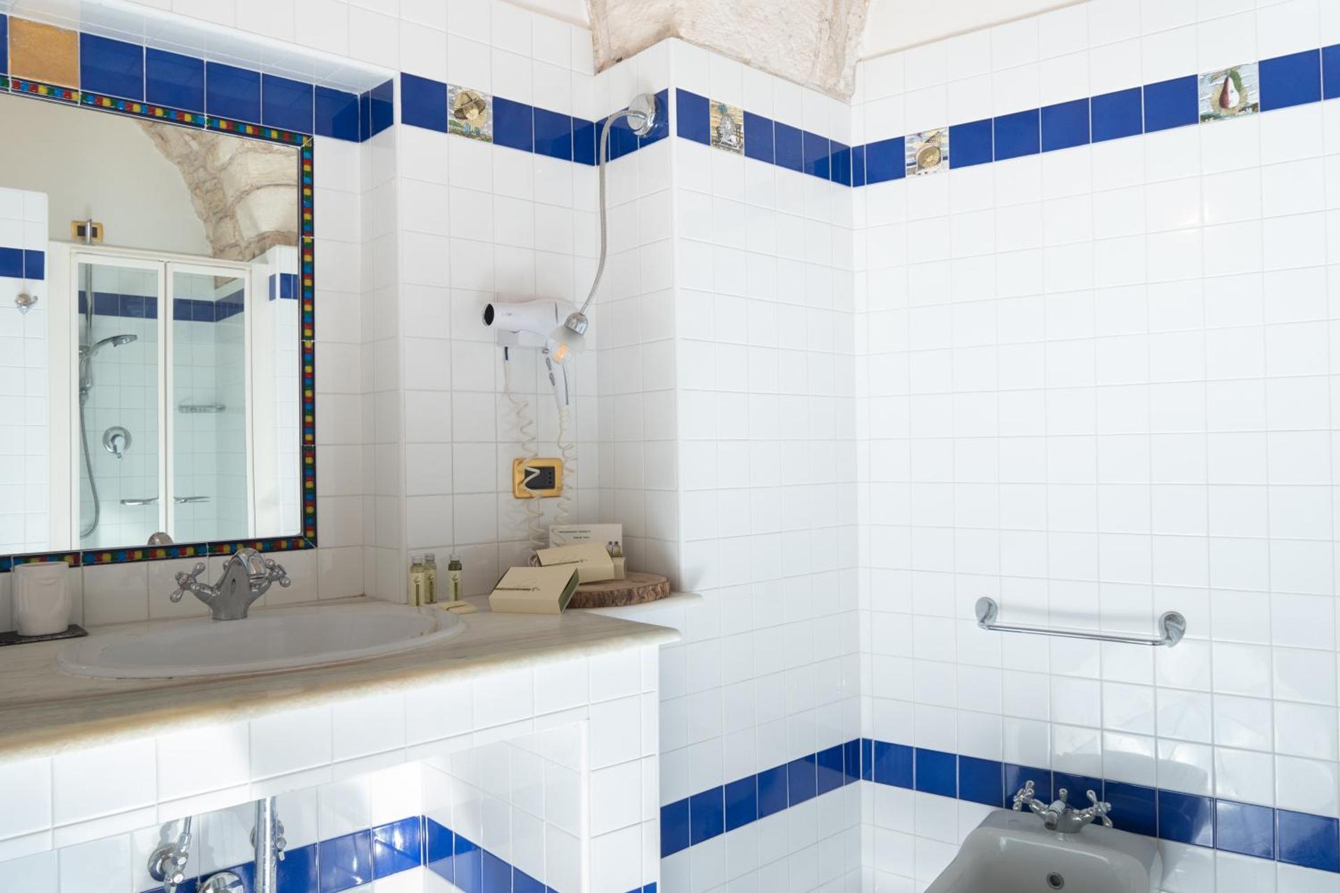 S. Martin Hotel - Photo 43