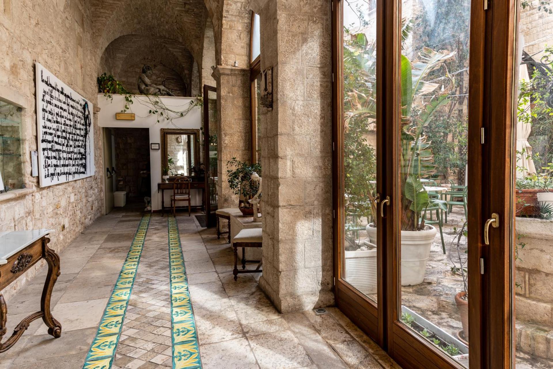 S. Martin Hotel - Photo 64