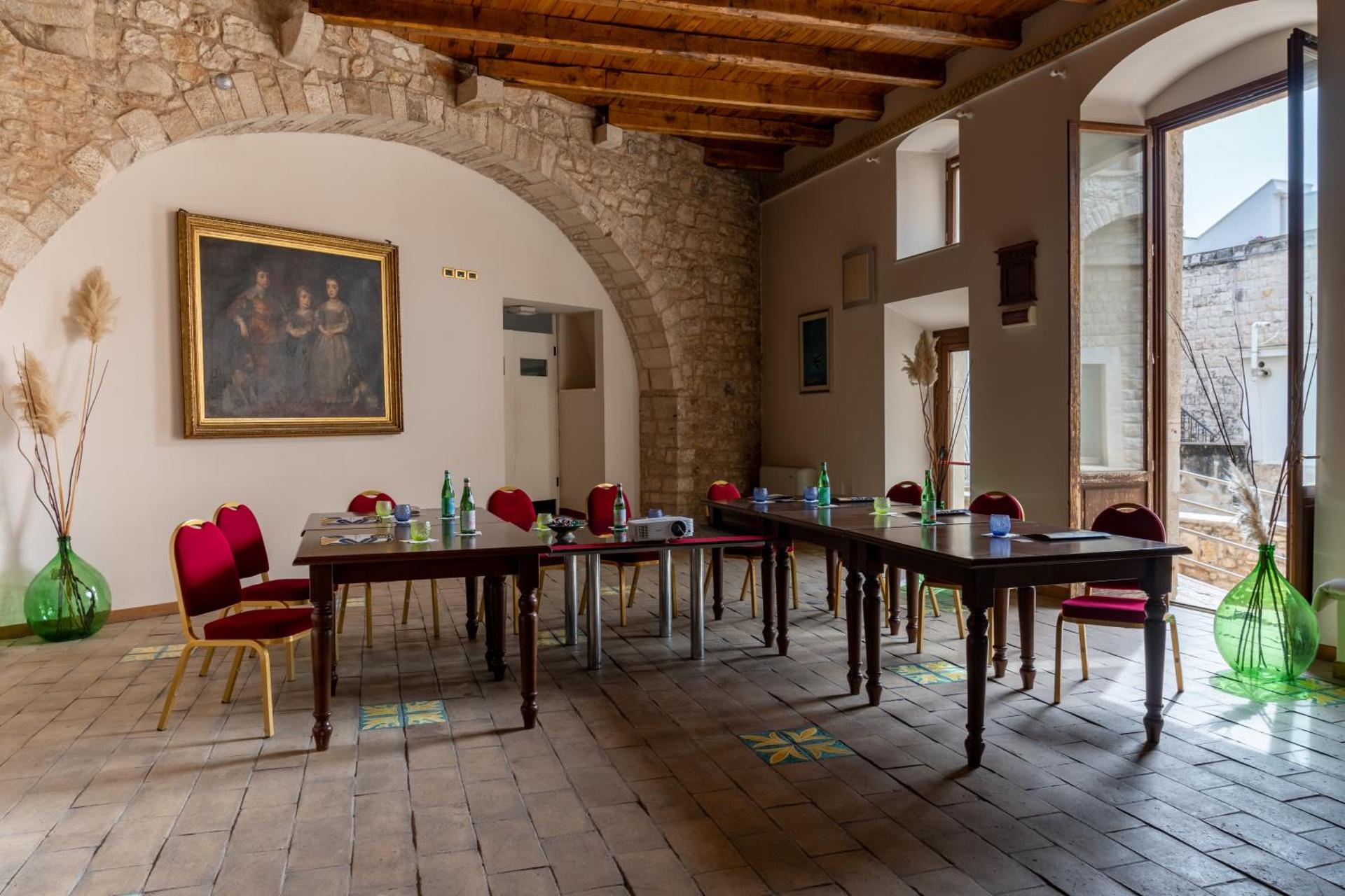 S. Martin Hotel - Photo 60