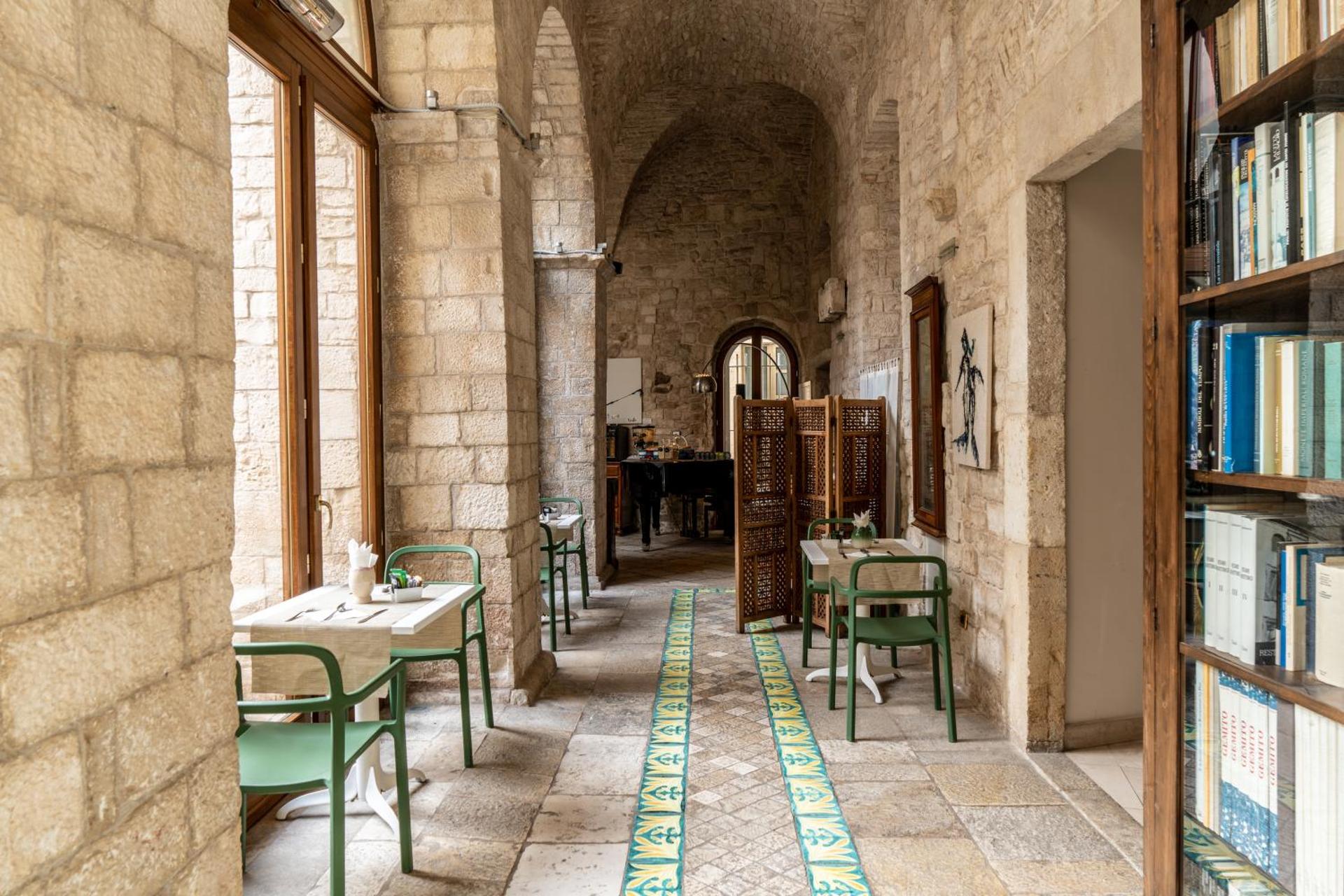 S. Martin Hotel - Photo 14