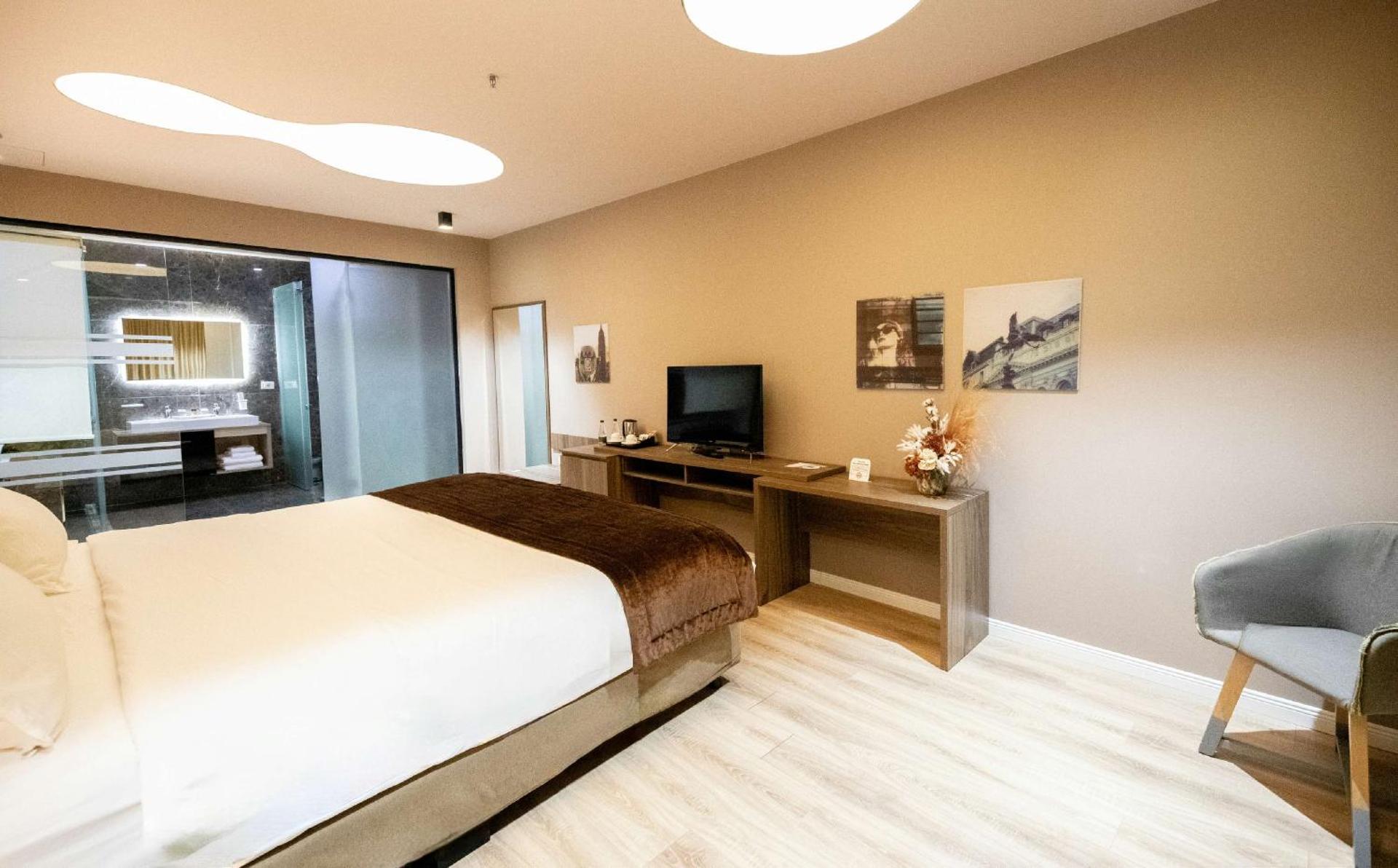 Best Western Premier Ark Hotel - Photo 71