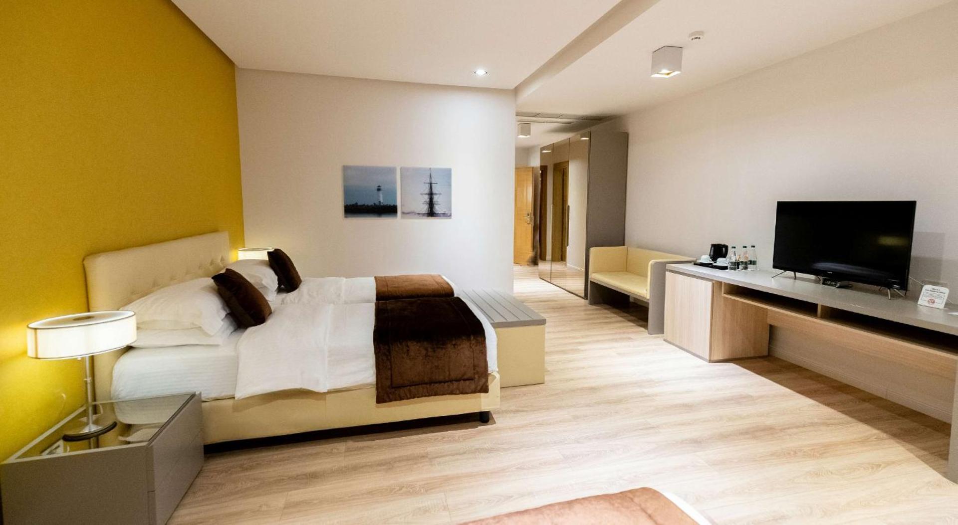 Best Western Premier Ark Hotel - Photo 83