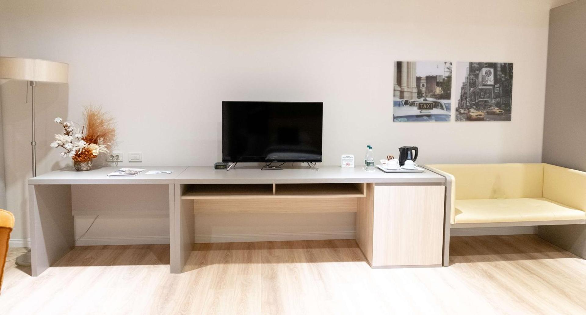 Best Western Premier Ark Hotel - Photo 90