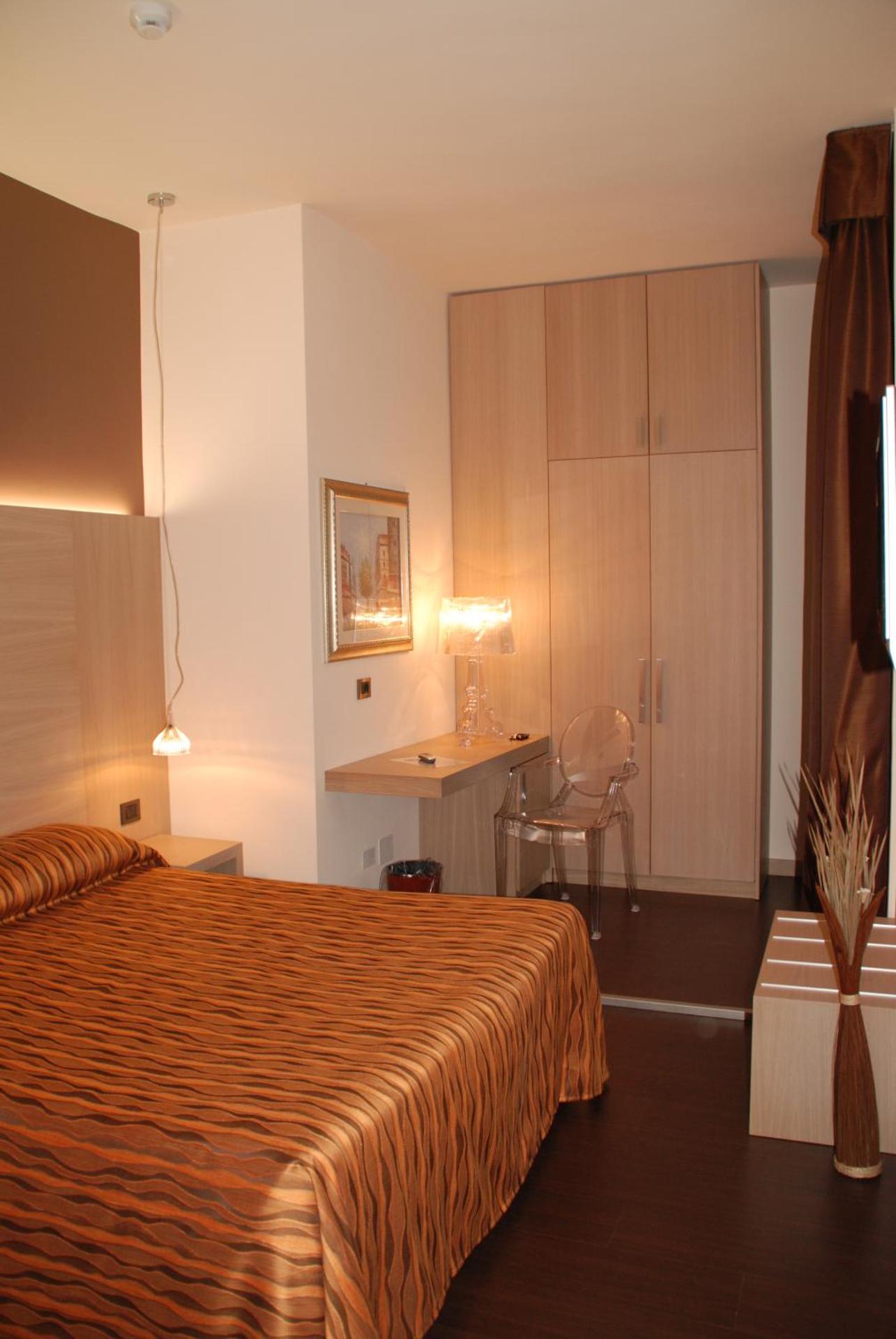 Hotel Paris - Photo 23