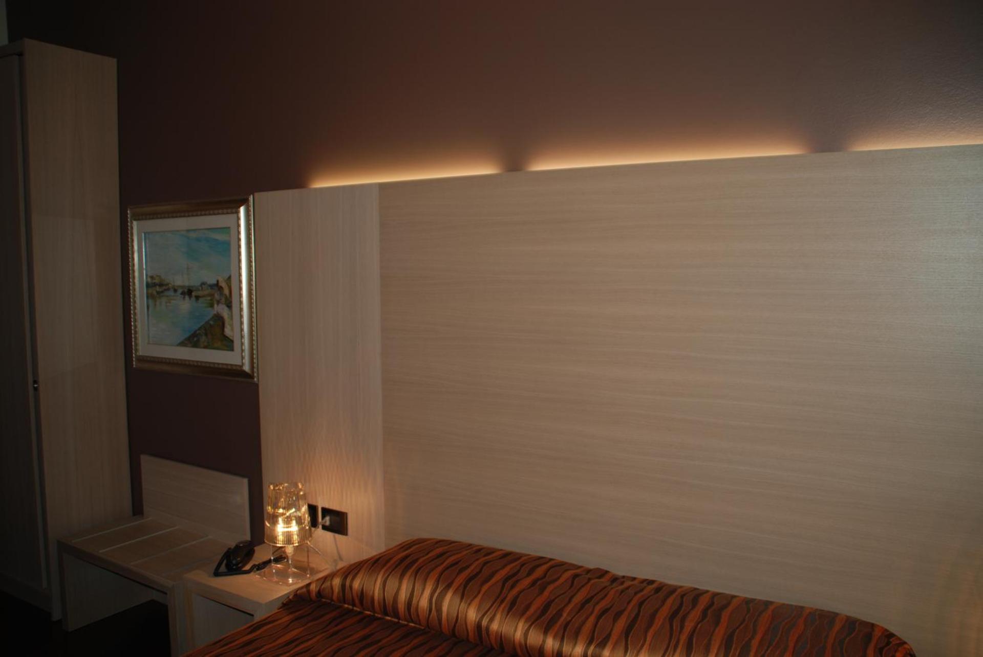 Hotel Paris - Photo 32