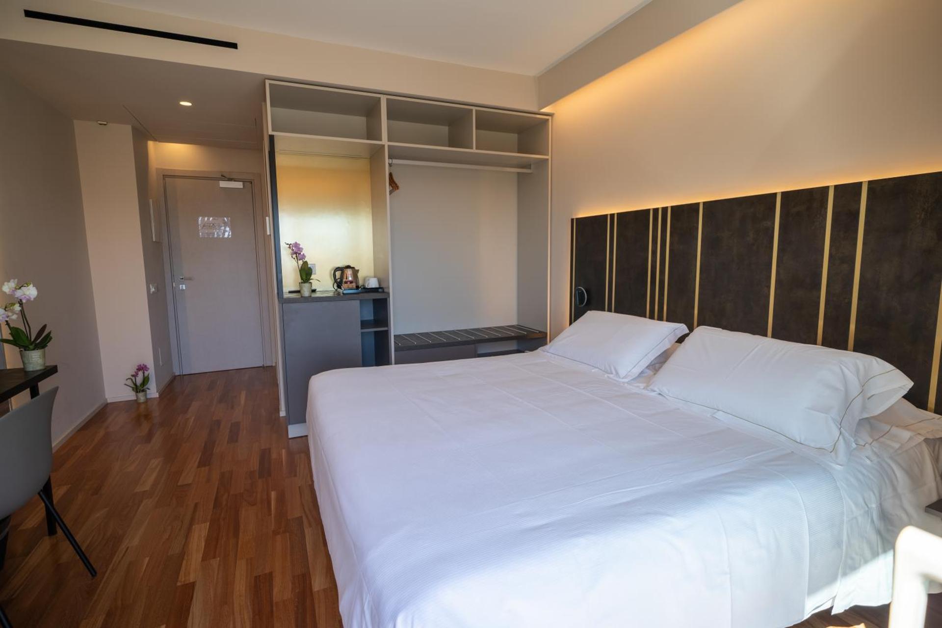 Plaza Hotel Catania - Photo 13