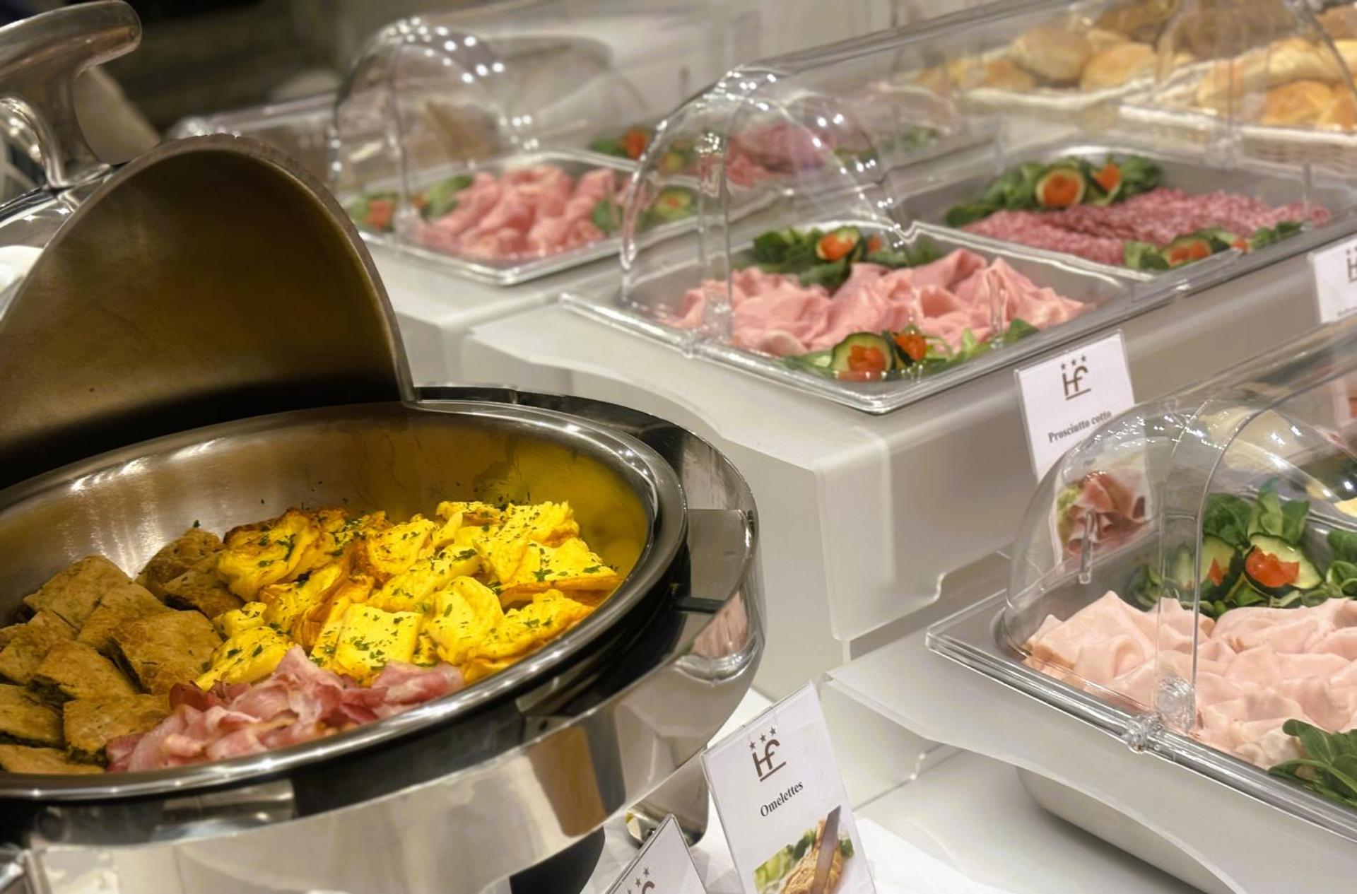 Hotel Flora - Photo 87