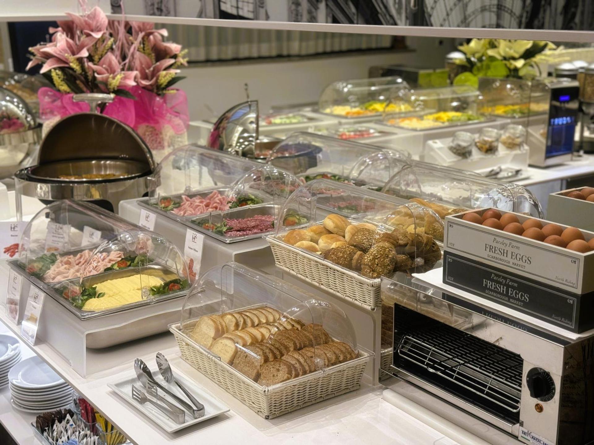 Hotel Flora - Photo 89