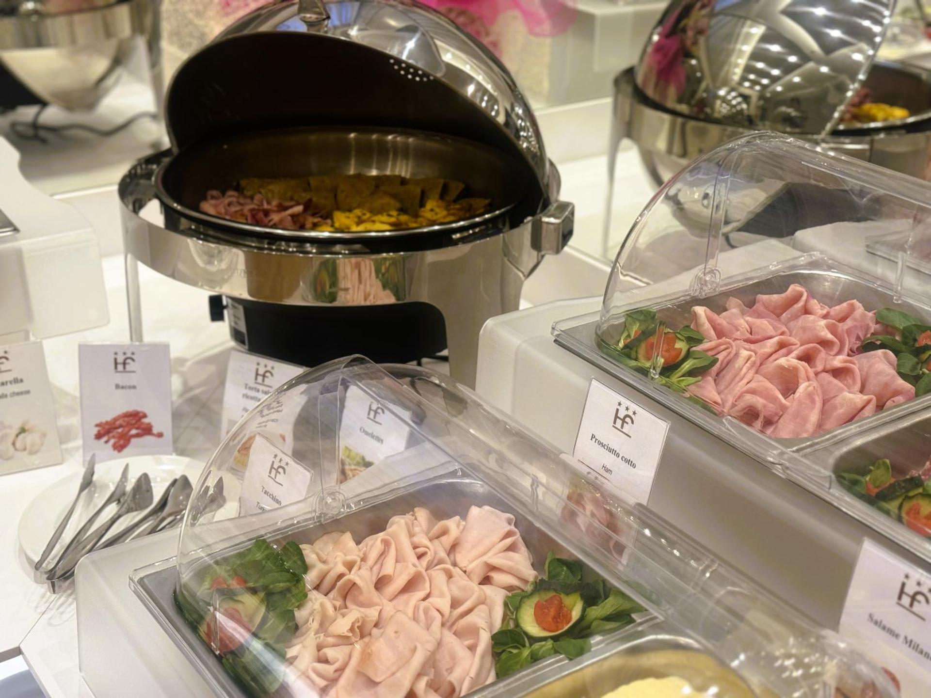 Hotel Flora - Photo 98