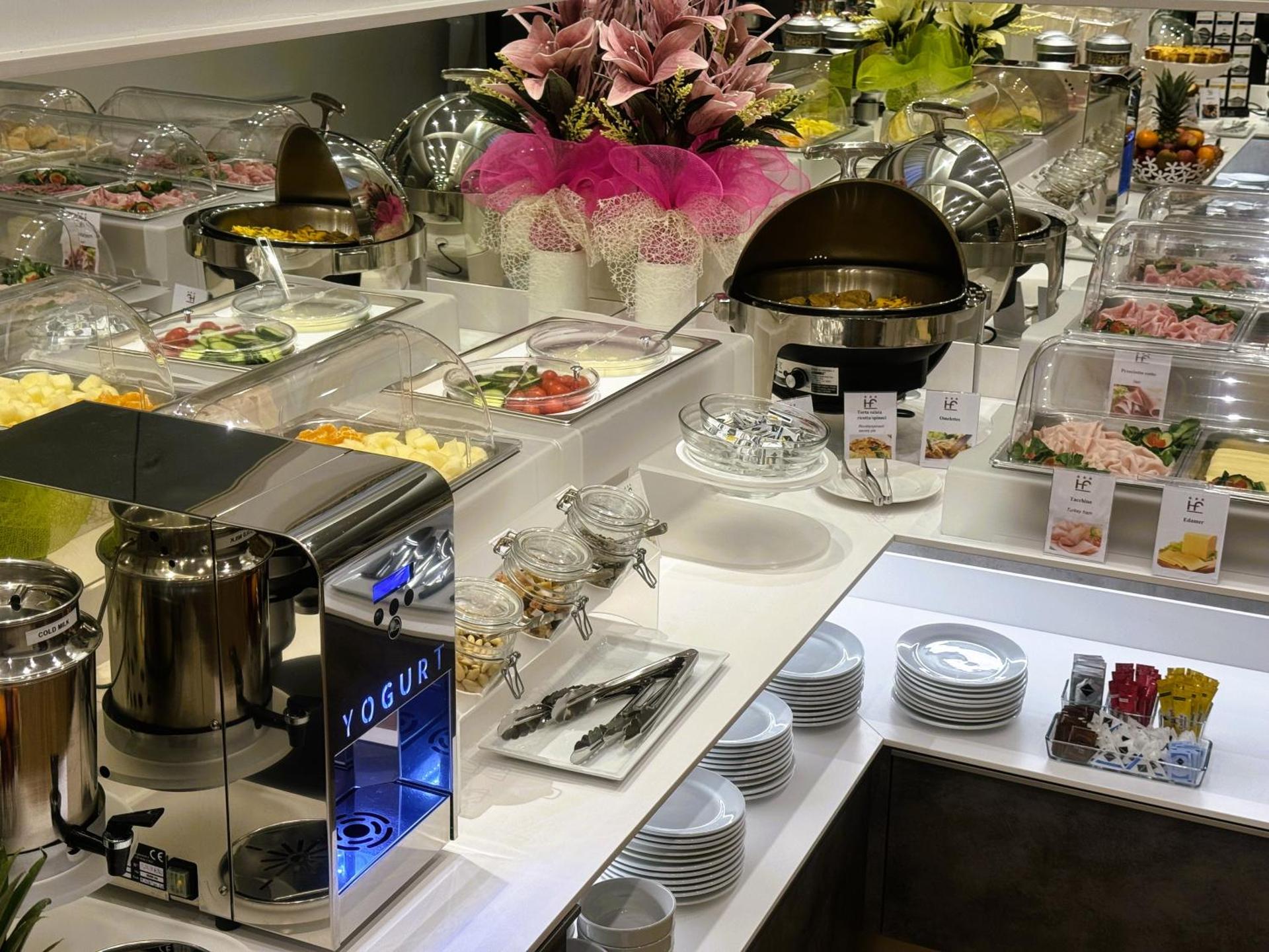 Hotel Flora - Photo 93