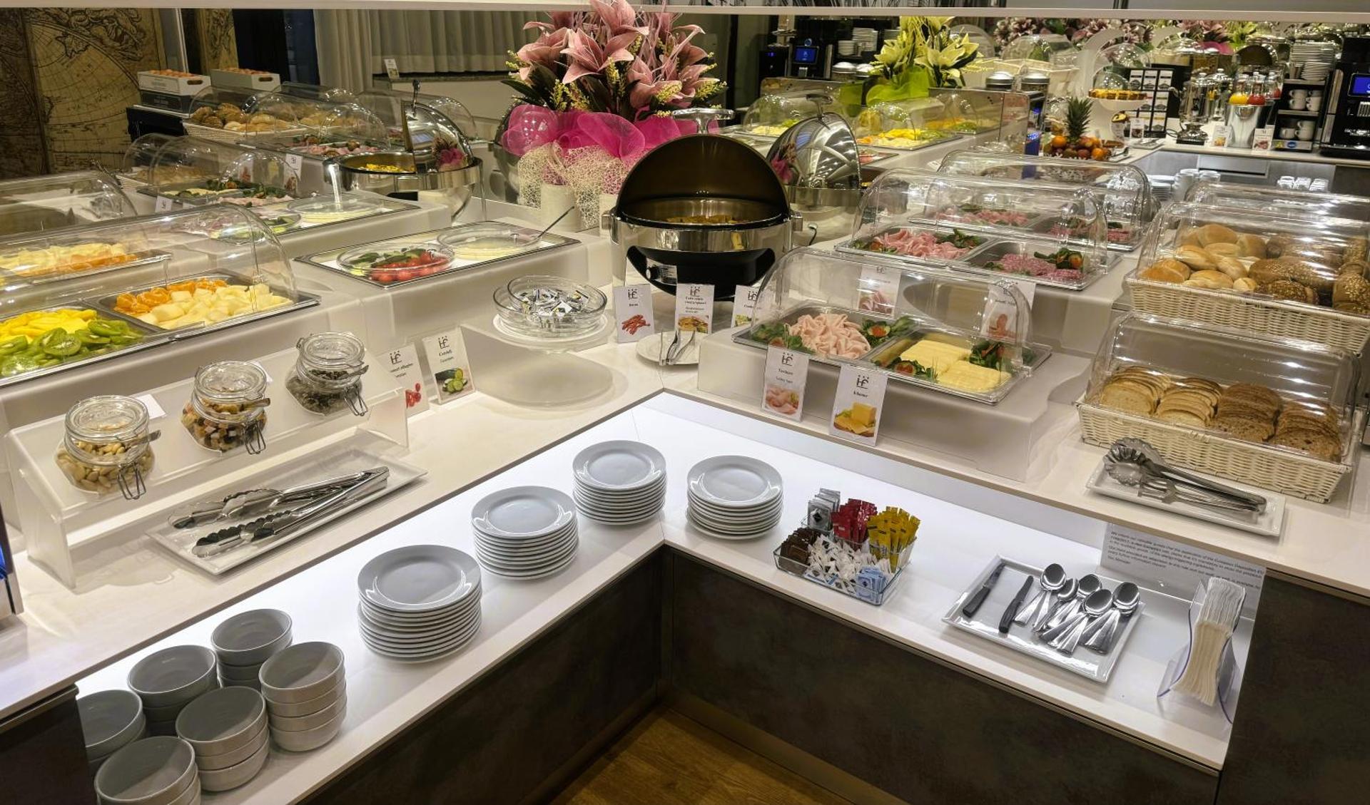 Hotel Flora - Photo 86