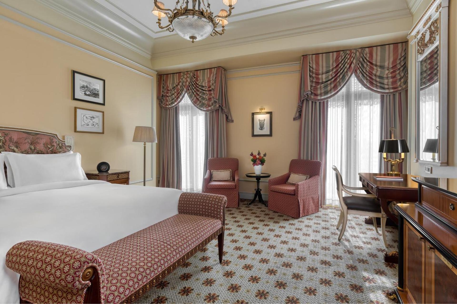 Deluxe Acropolis Guest room, 1 King, City view