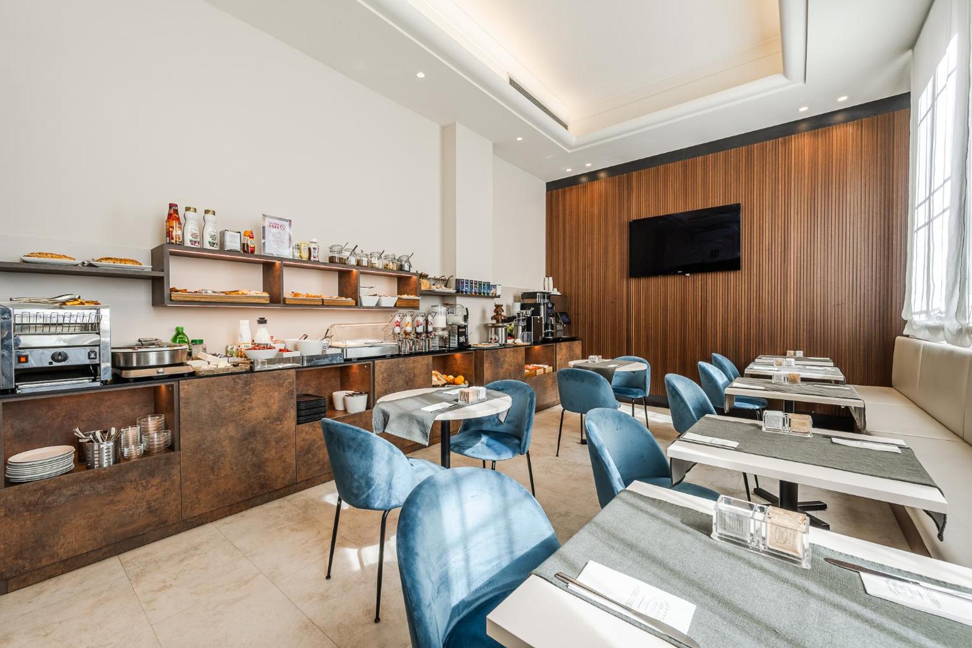 Hotel Astoria - Photo 37