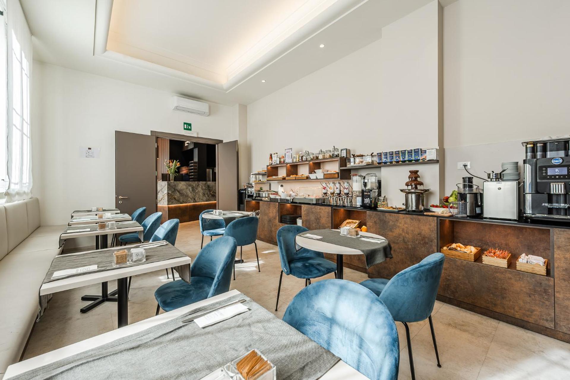 Hotel Astoria - Photo 31