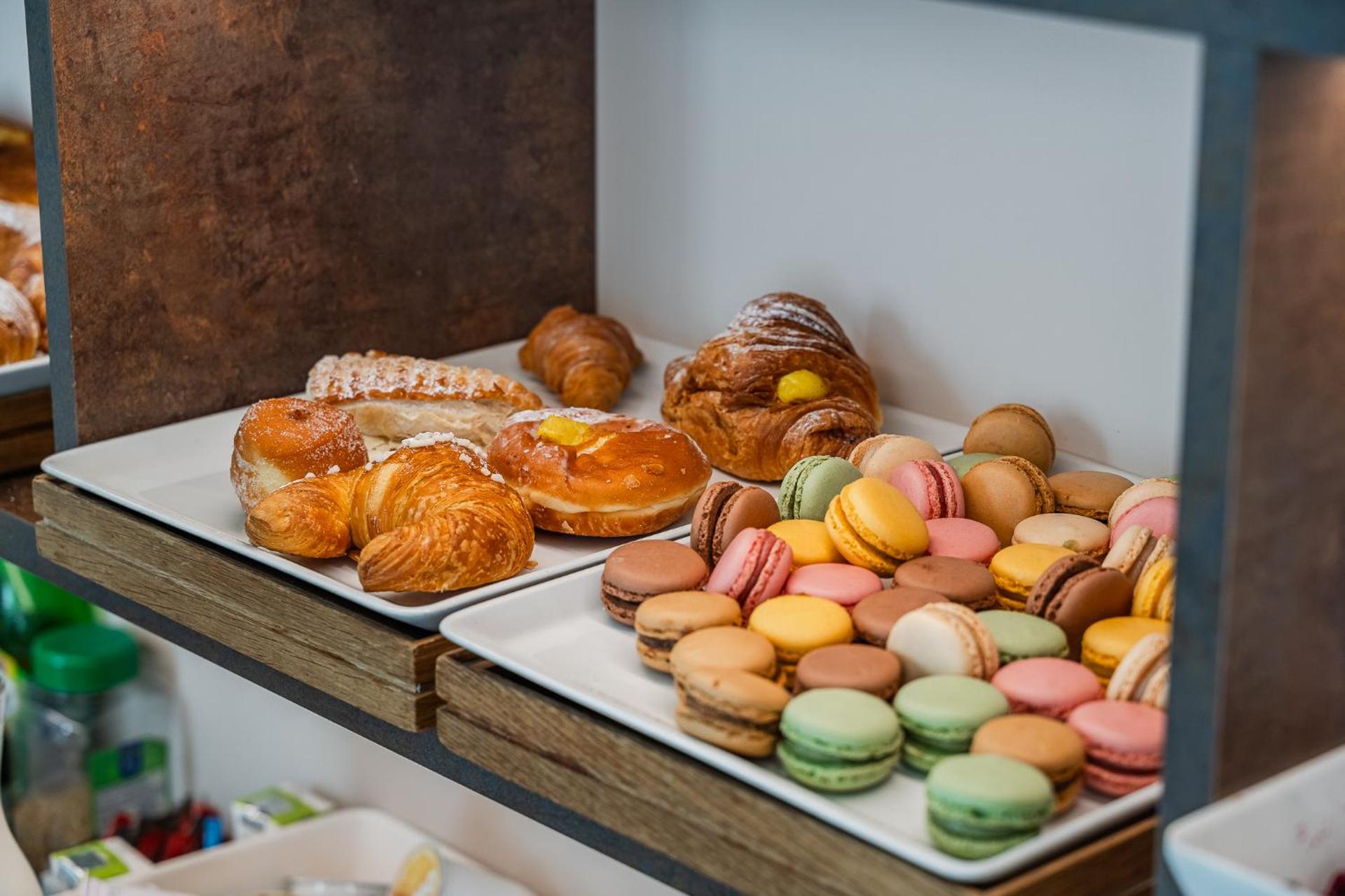 Hotel Astoria - Photo 86