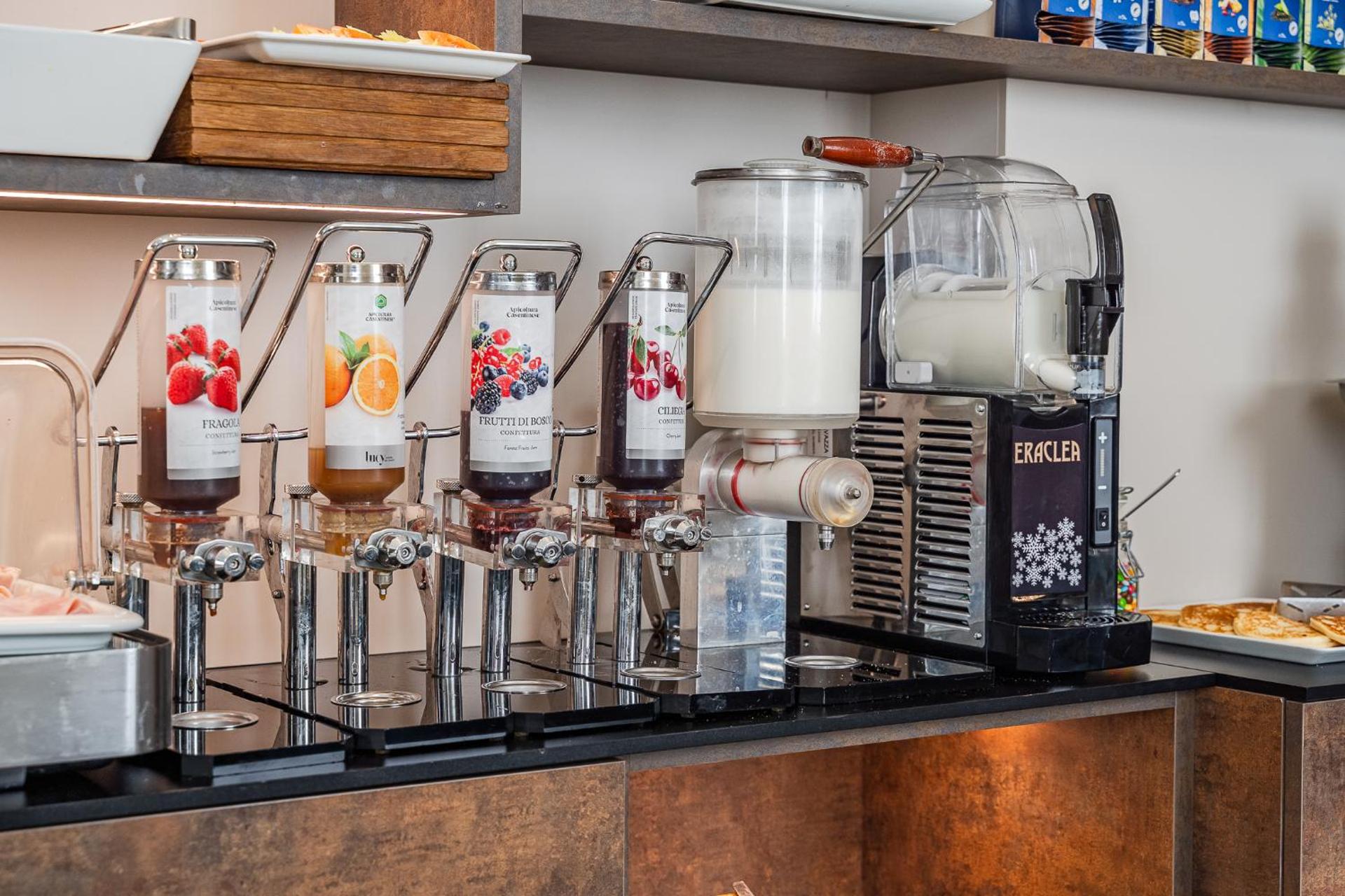 Hotel Astoria - Photo 87