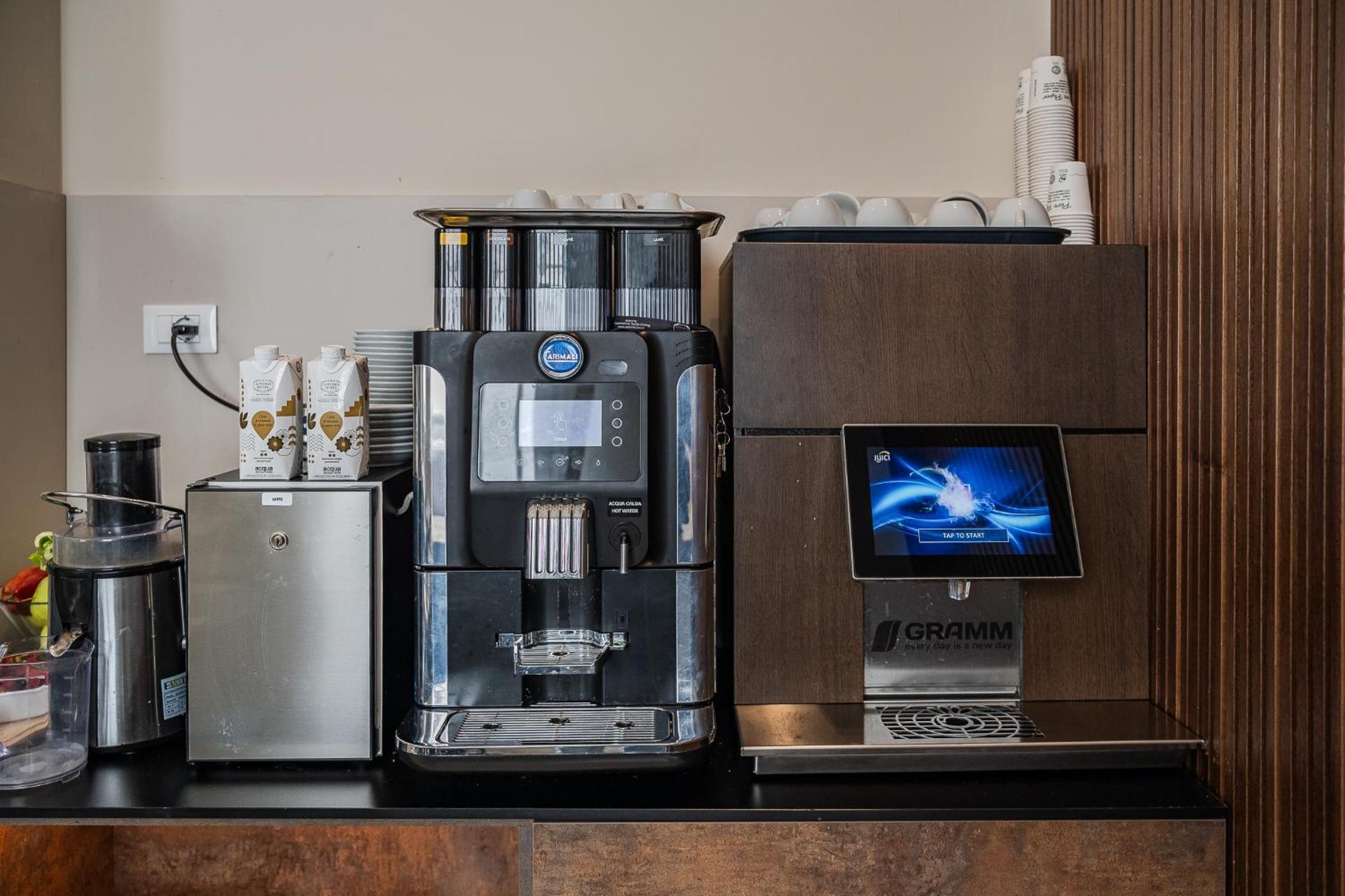 Hotel Astoria - Photo 88