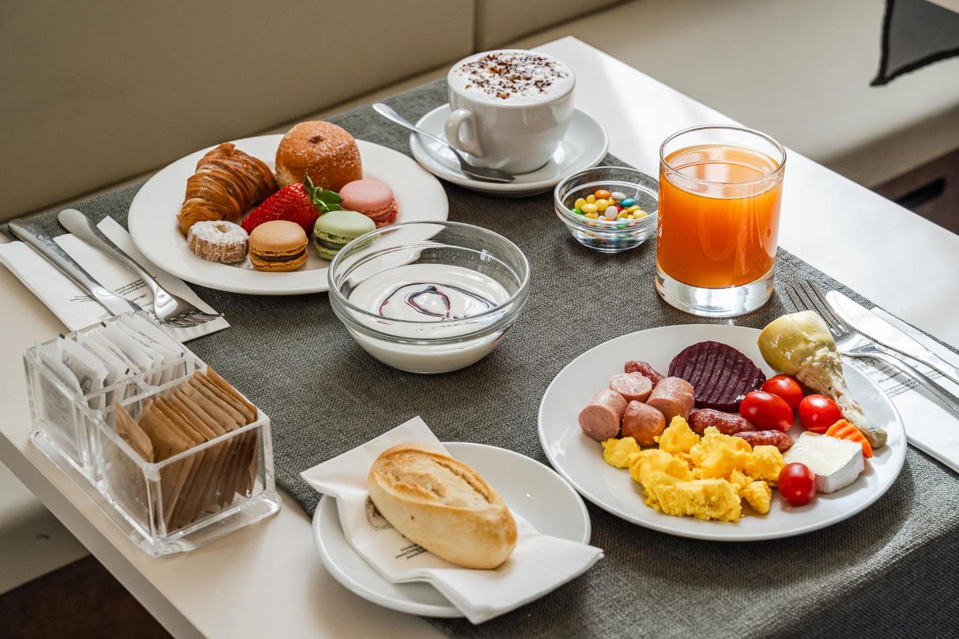 Hotel Astoria - Photo 90