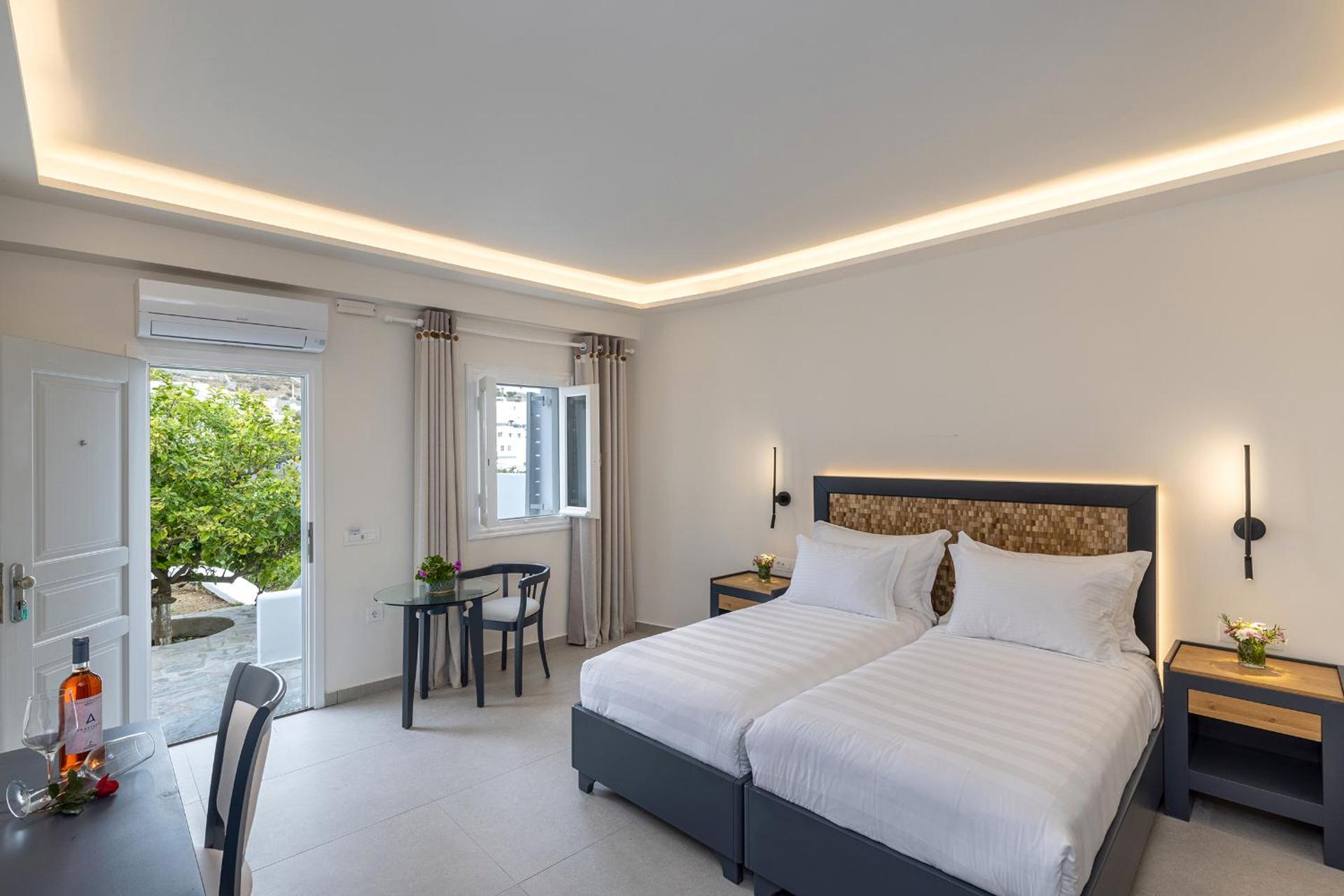 Petinos Hotel - Photo 25